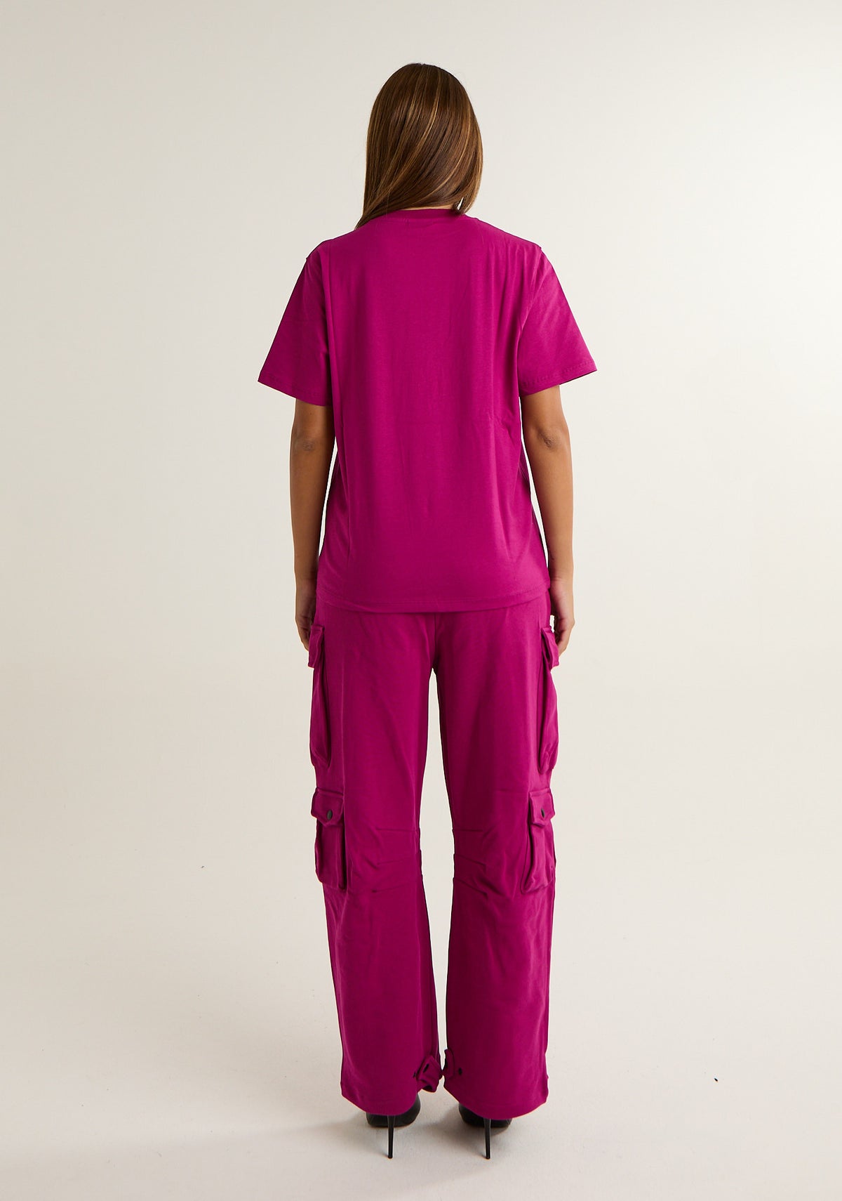 T-shirt con ricamo frontale