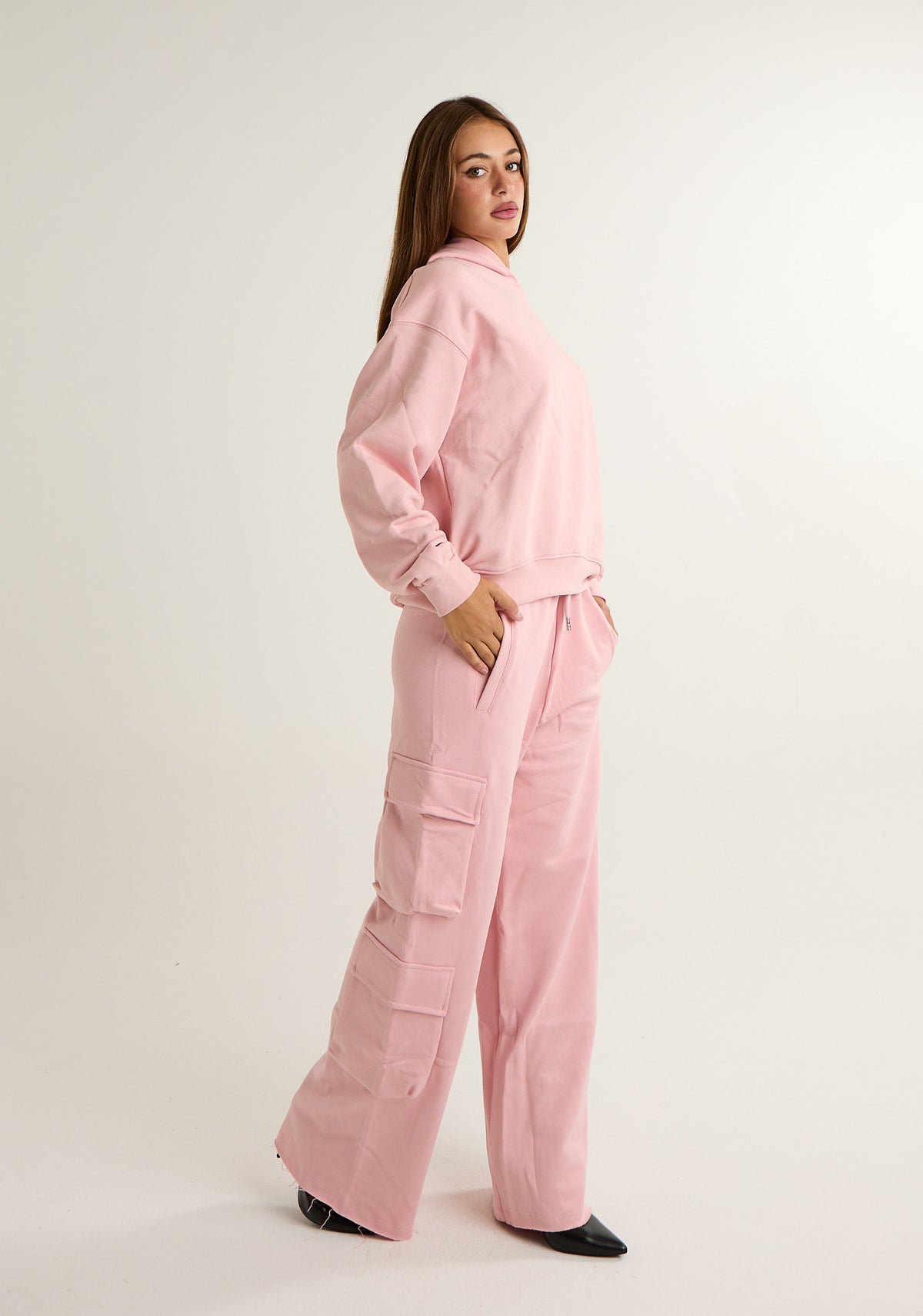 Pantalone con applicazioni laterali logate