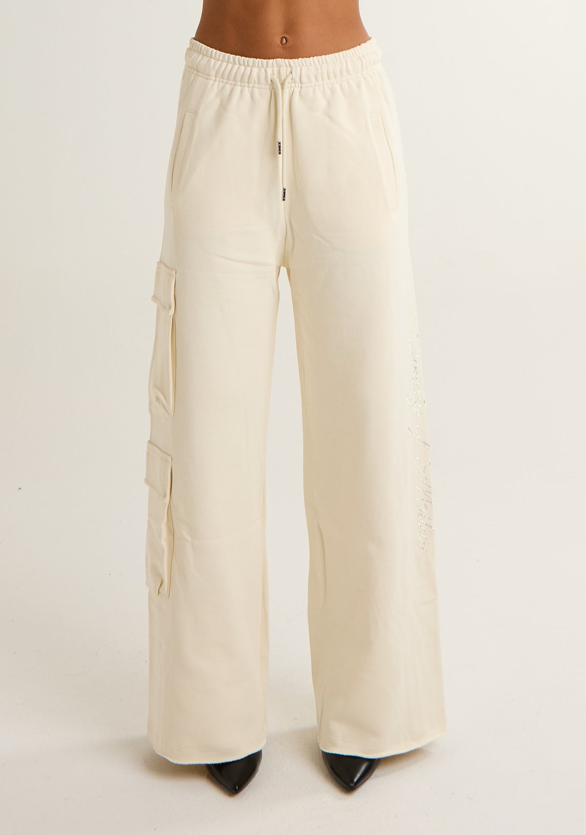 Pantalone con applicazioni laterali logate