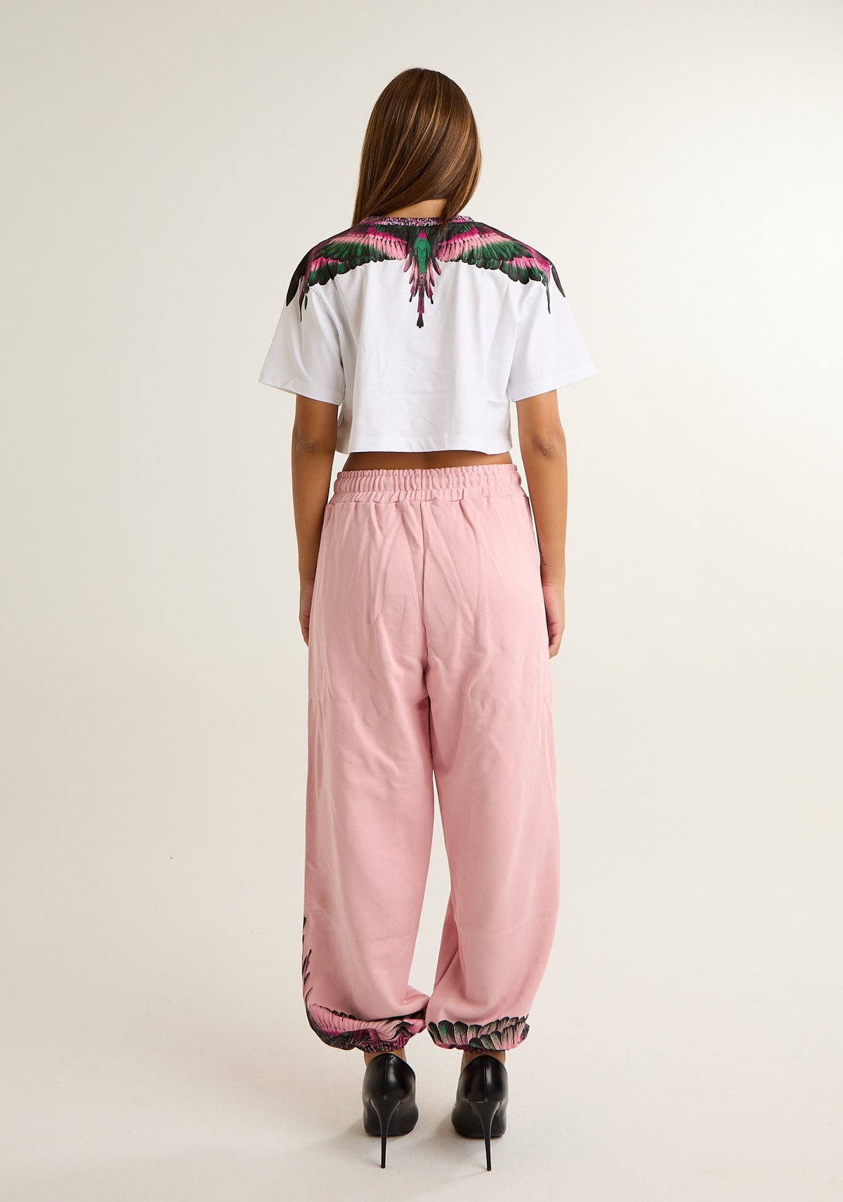 T-shirt crop con ali colorate