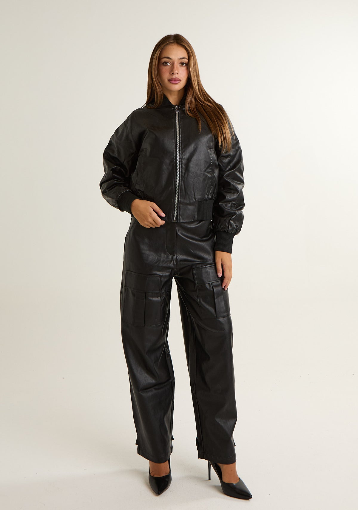 Pantalone cargo in ecopelle