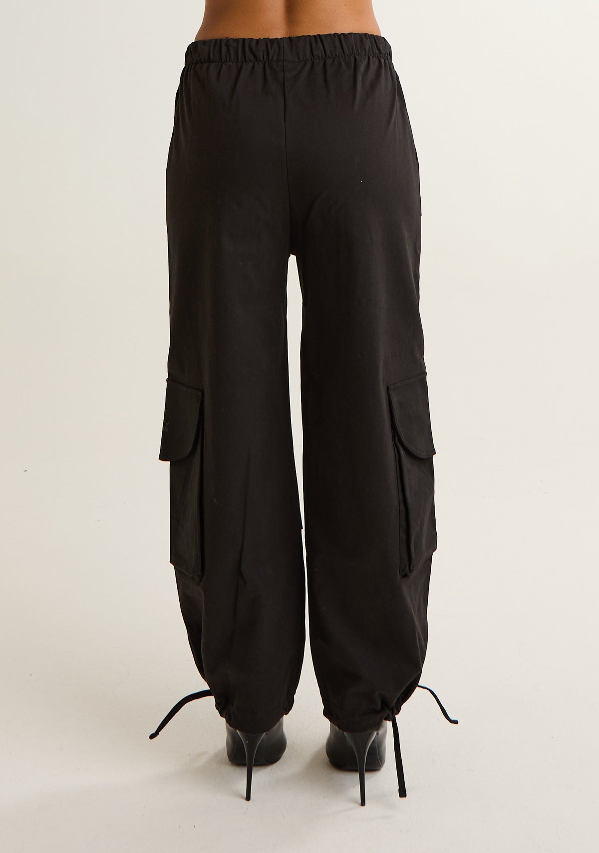 Pantalone cargo in gabardine