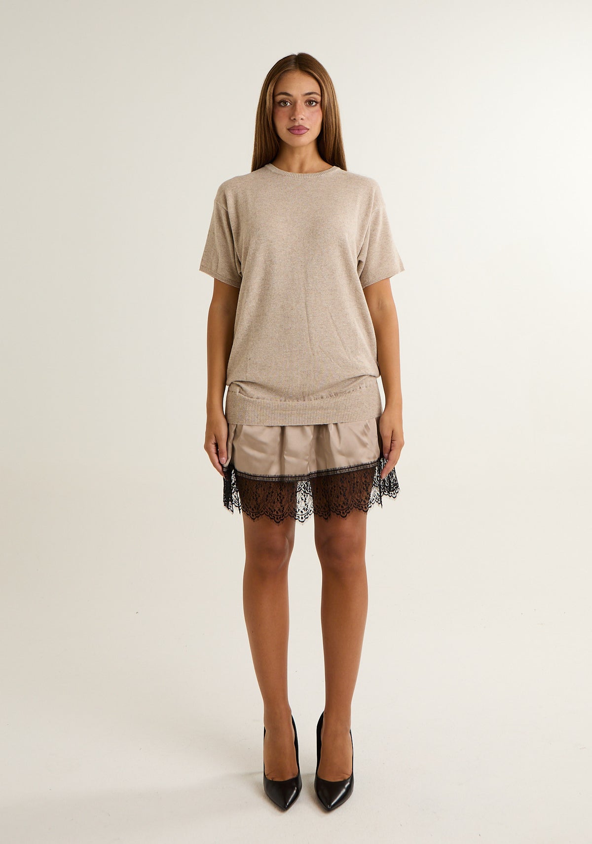 Abito in maglia leggera con pizzo