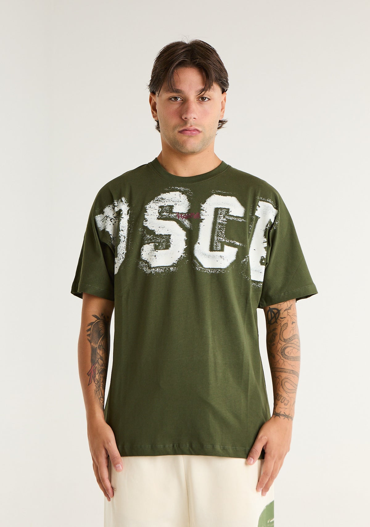 T-shirt con logo siglato