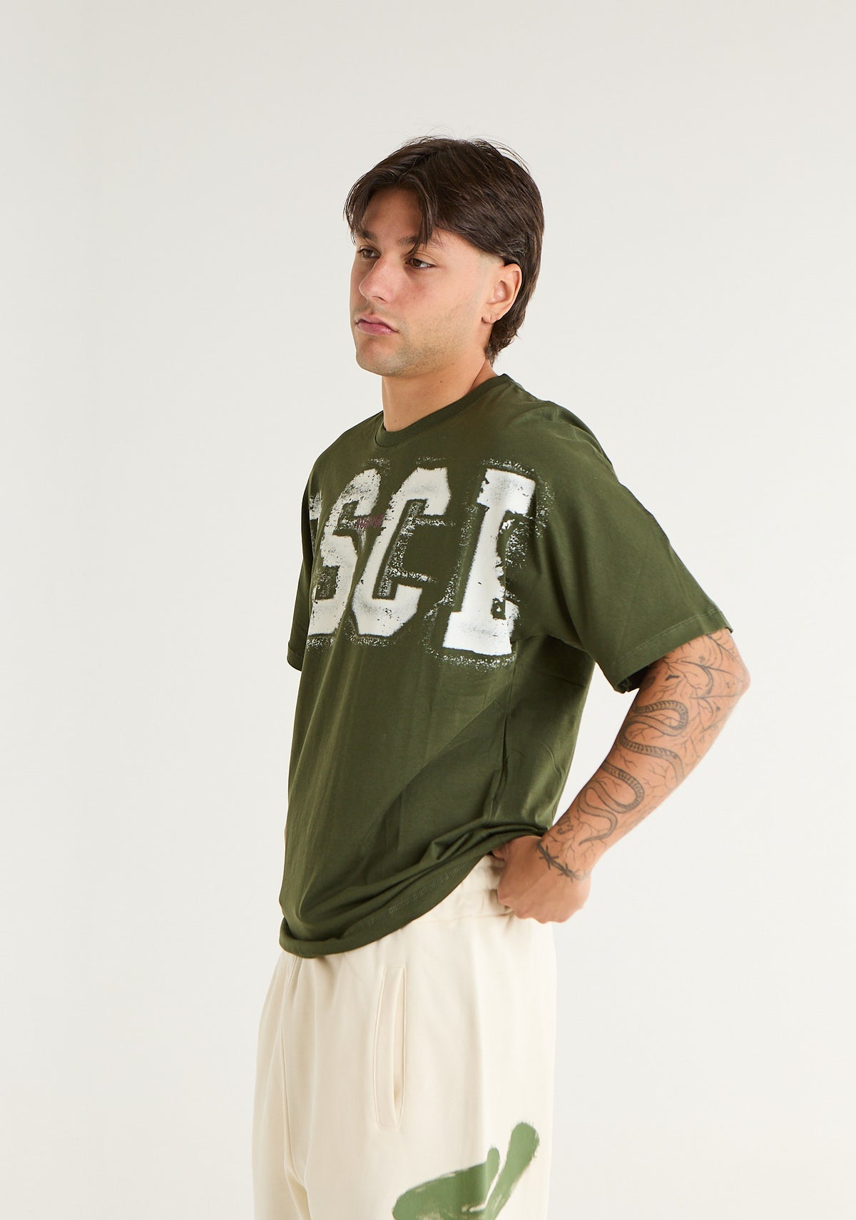 T-shirt con logo siglato