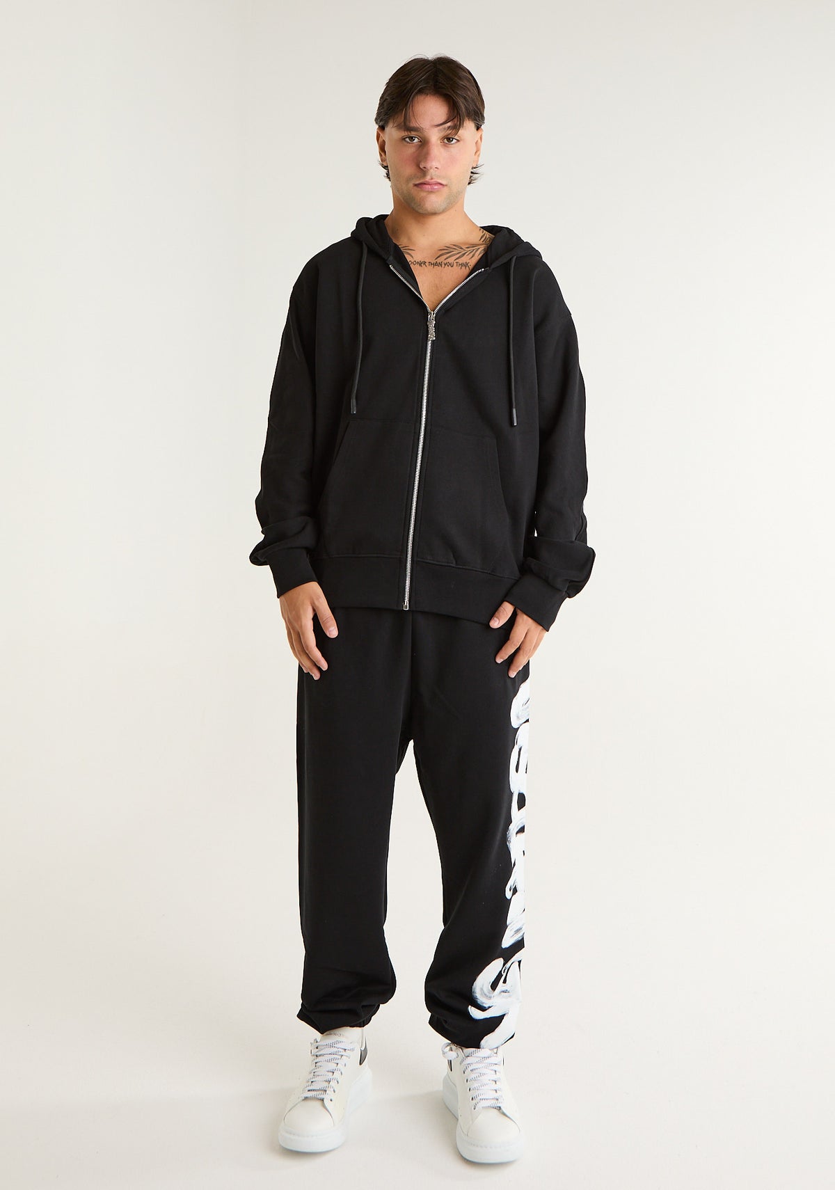 Felpa fullzip con ampia stampa posteriore