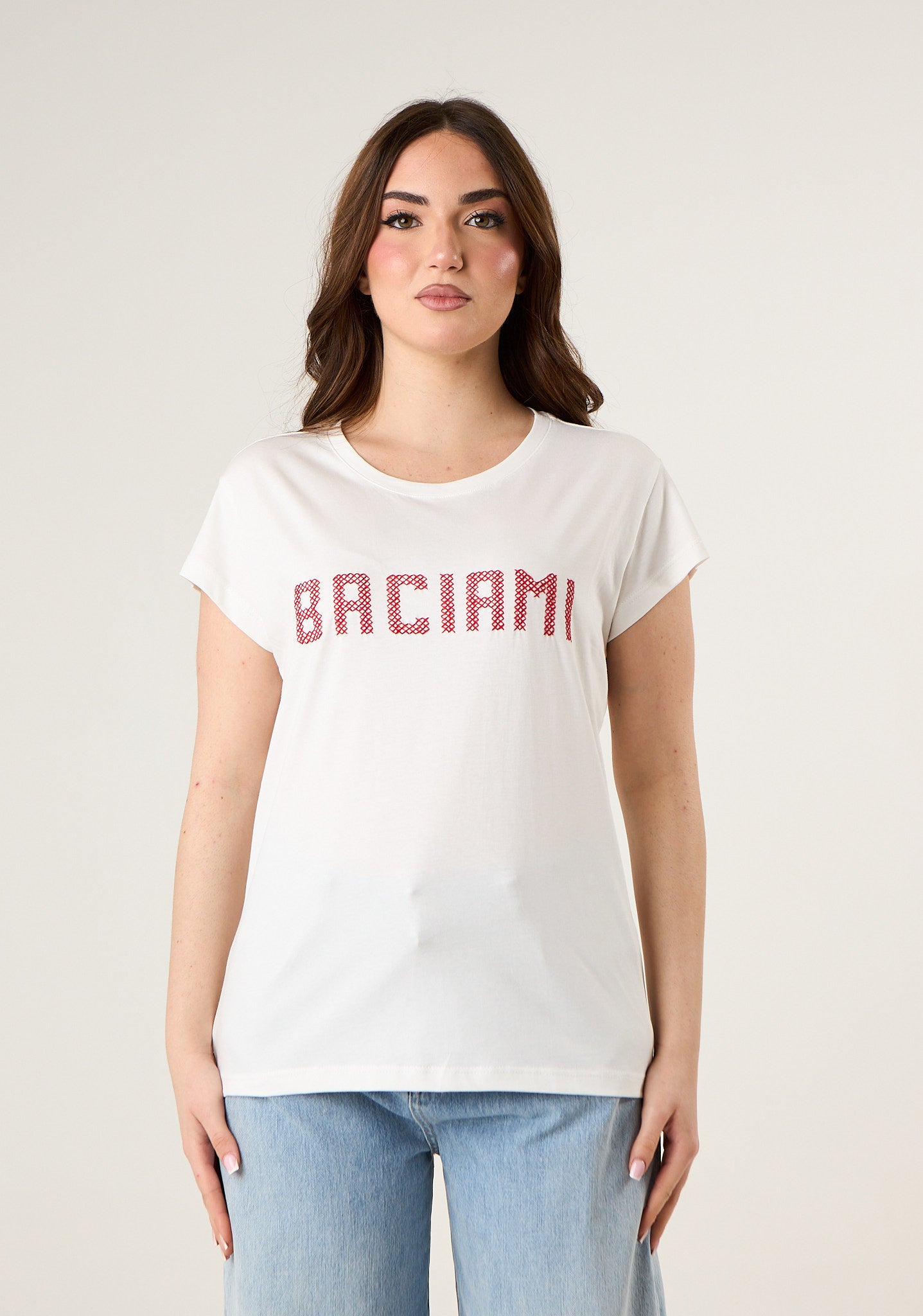 T-shirt con ricamo