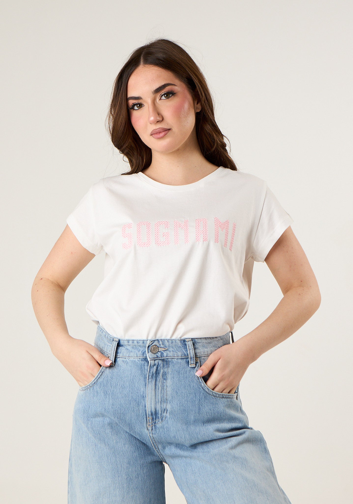 T-shirt con ricamo