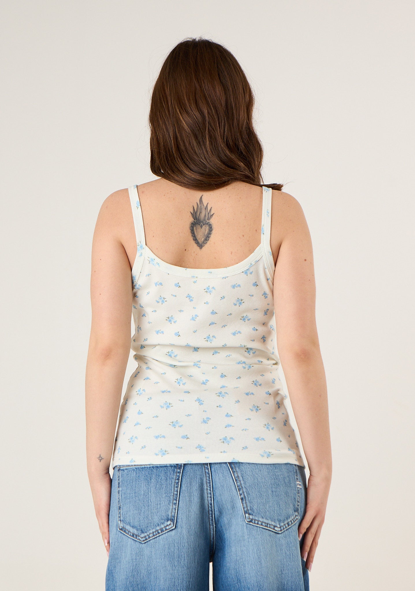 Canotta floreale a costine