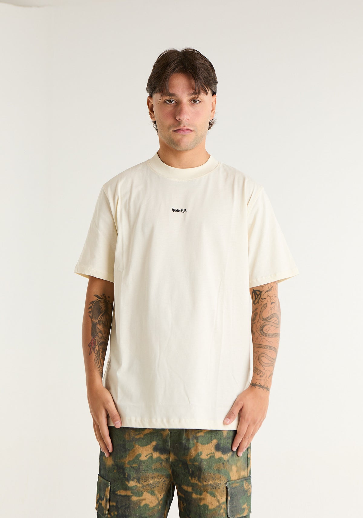 T-shirt con stampa posteriore