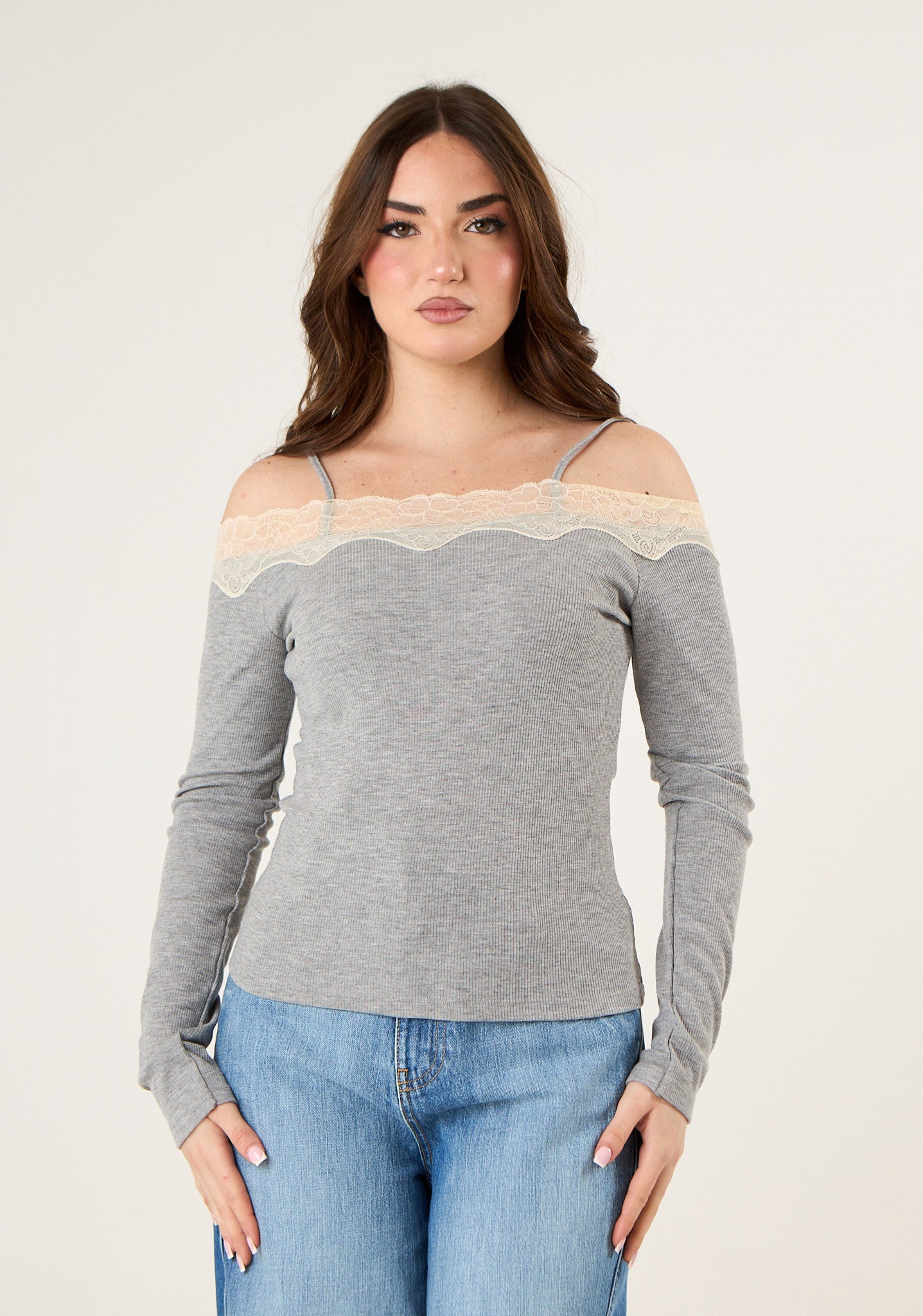 Maglia con scollo a barca in pizzo