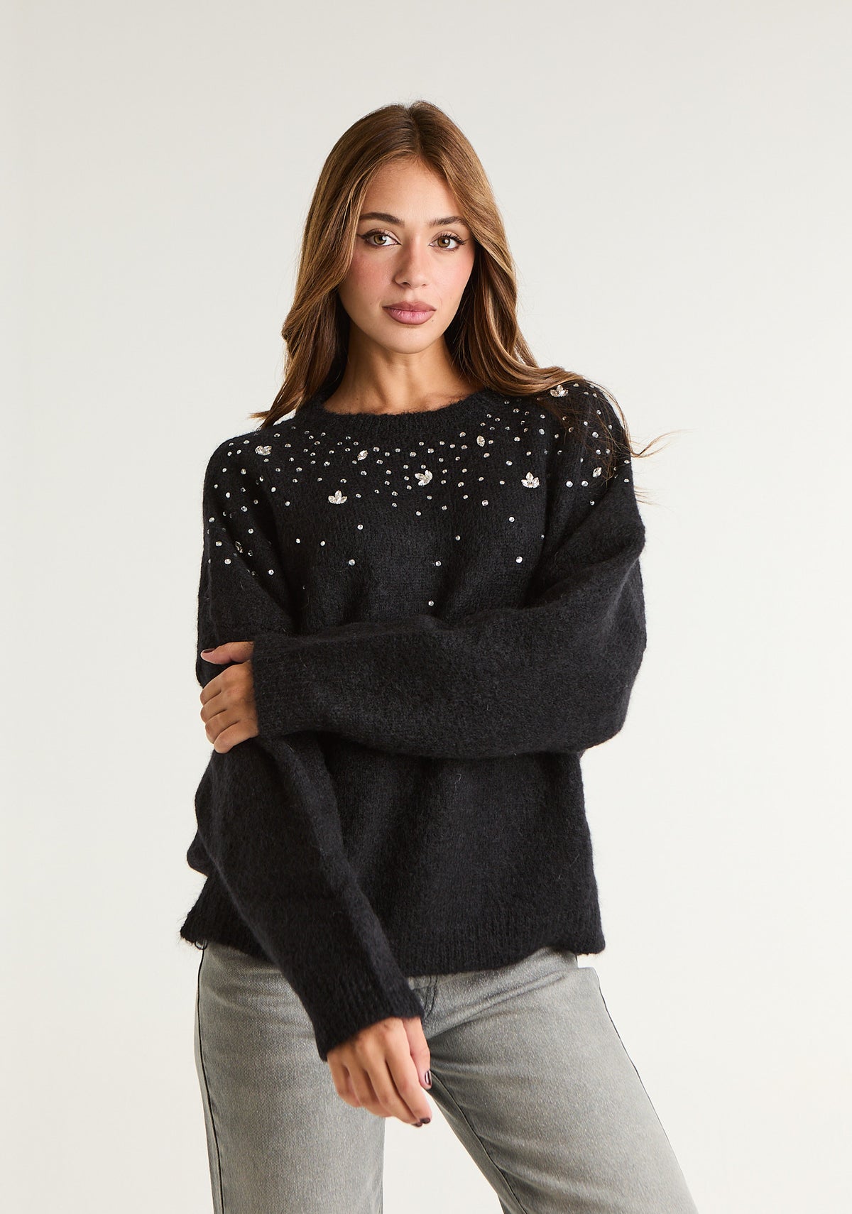 Maglione con applicazioni frontali