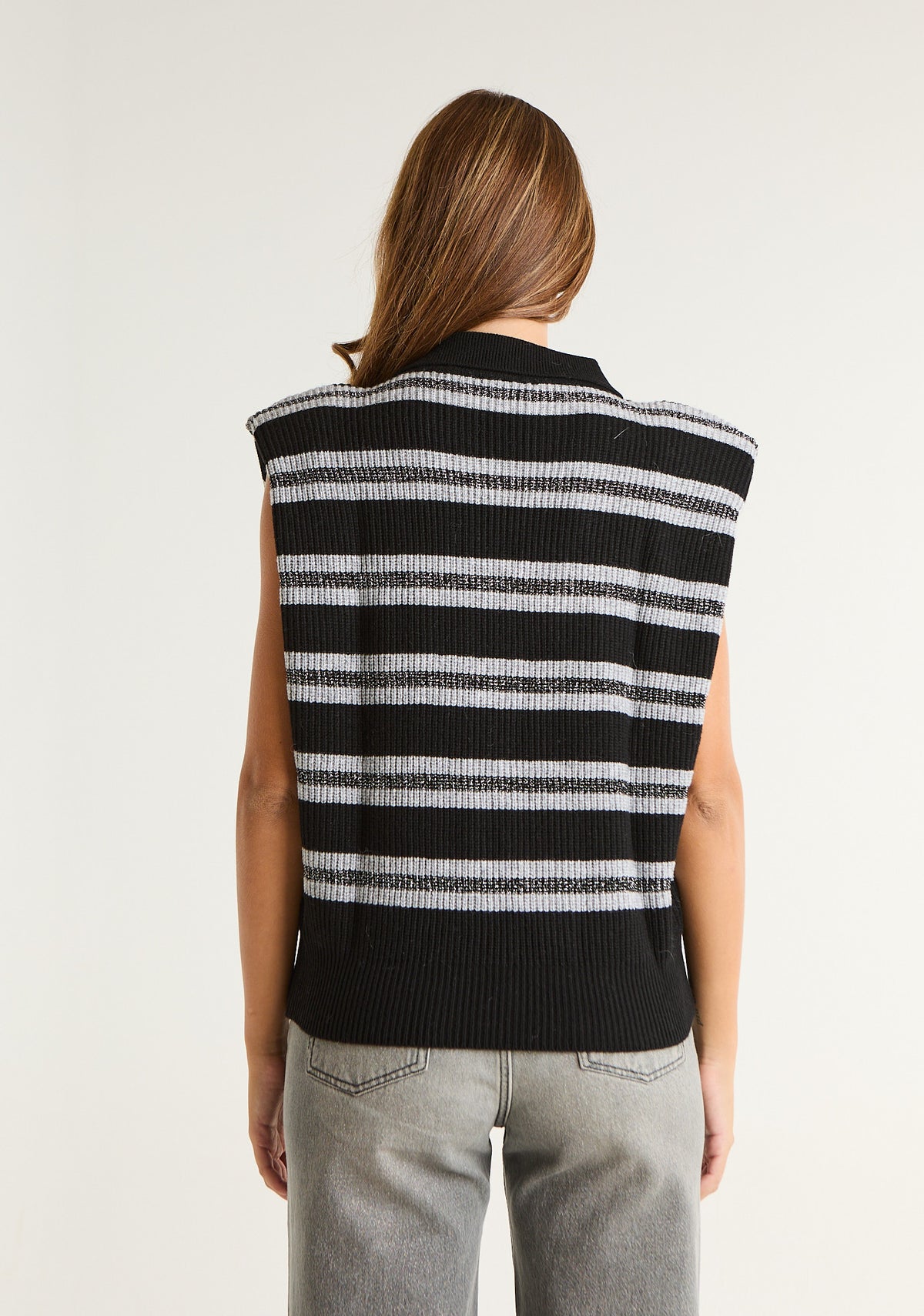 Maglia smanicata a righe