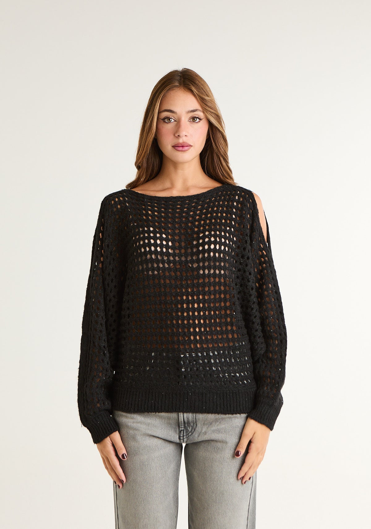 Maglia traforata con omeri scoperti