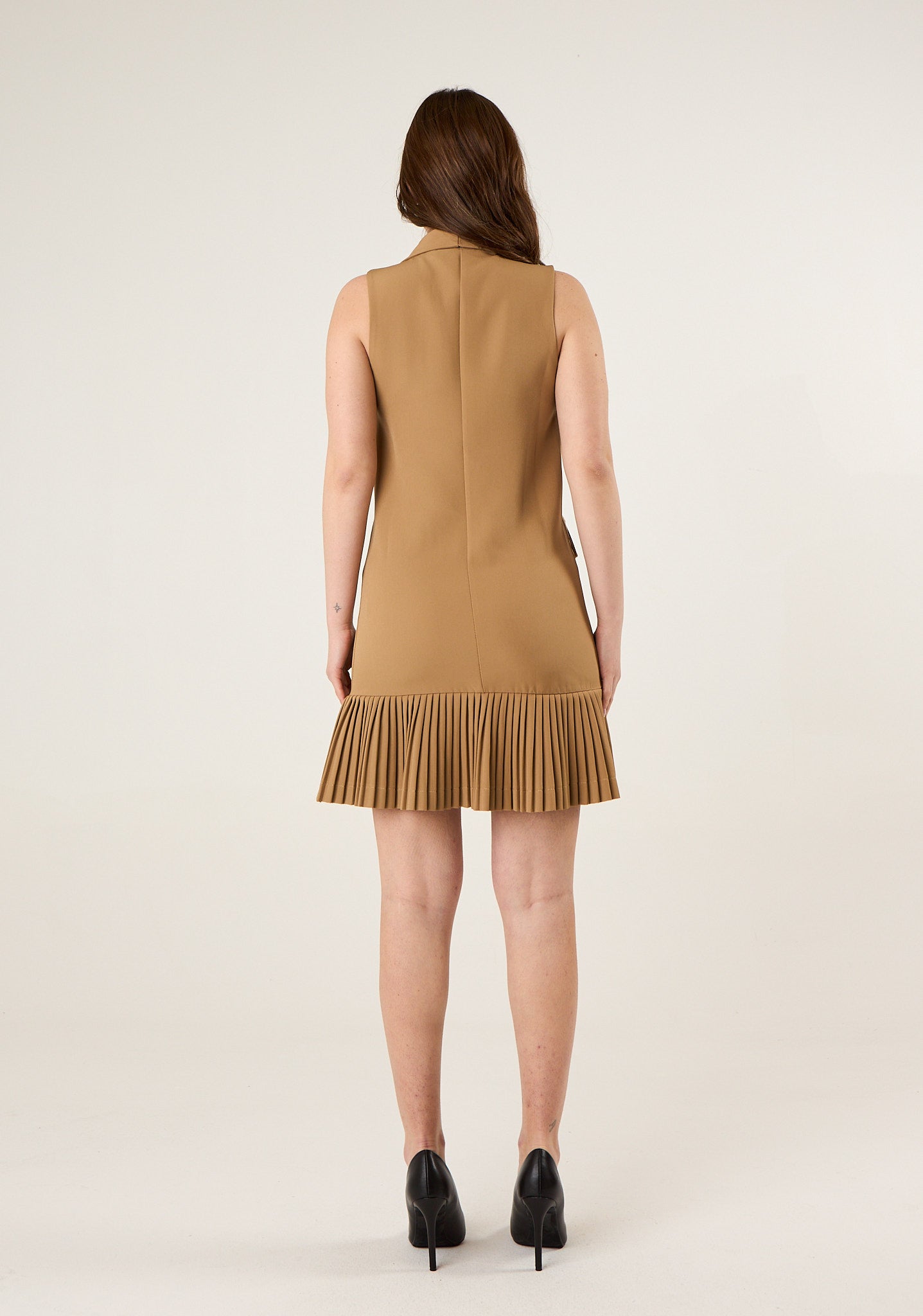 Abito corto giromanica a tubino