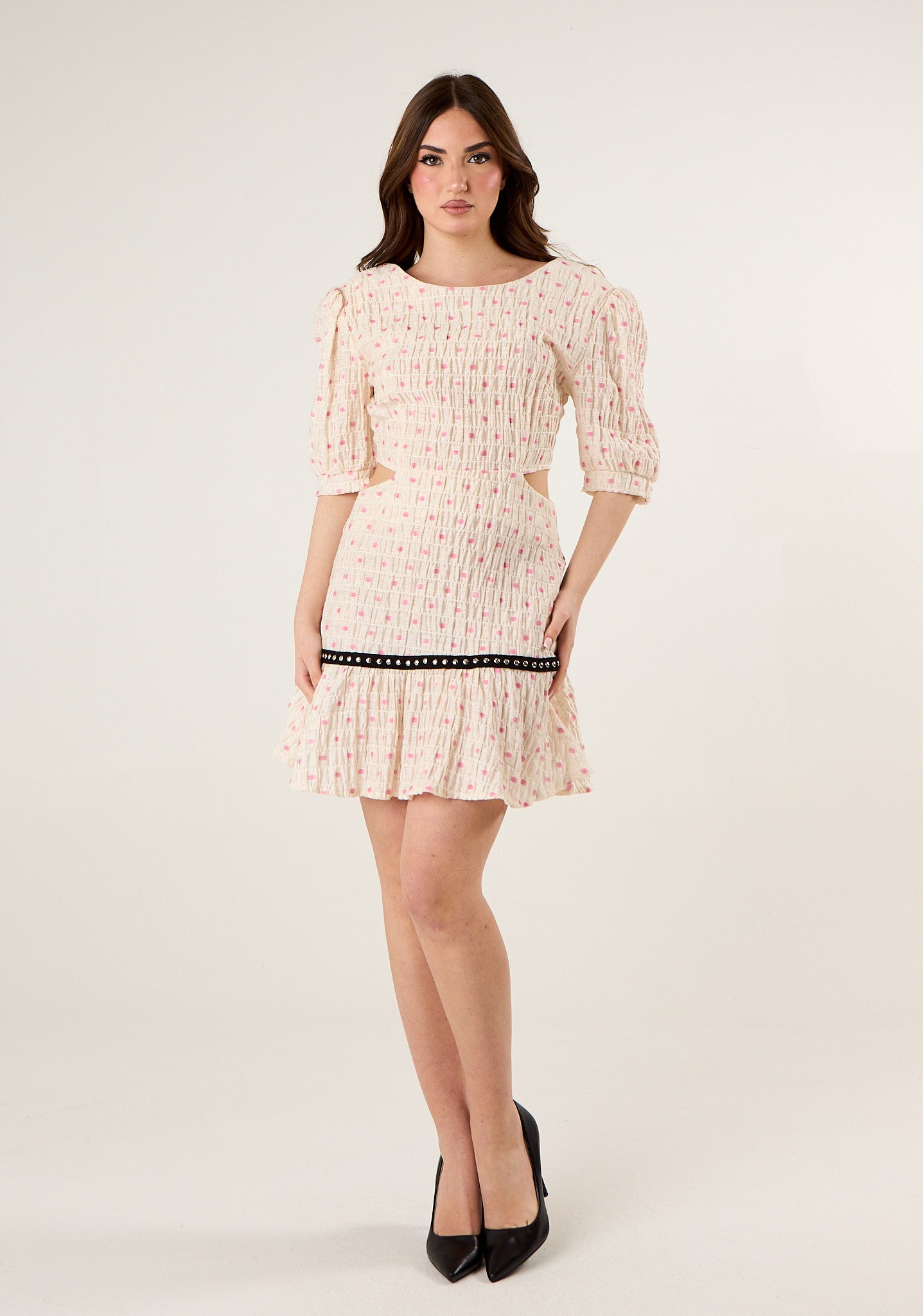 Abito a pois con cut out