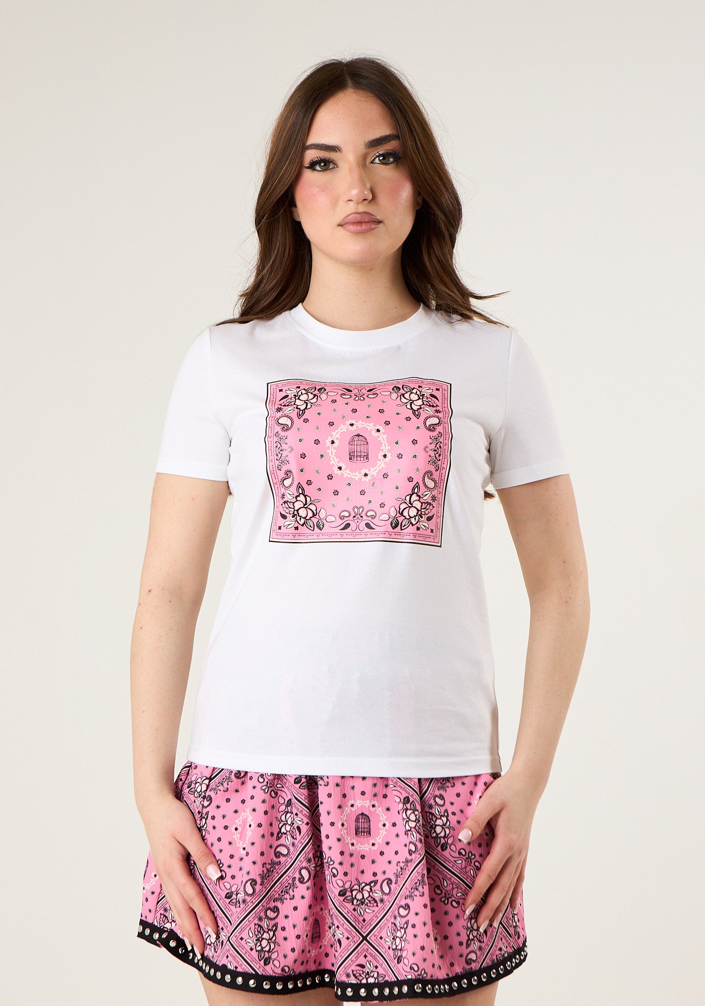 T-shirt con stampa paisley