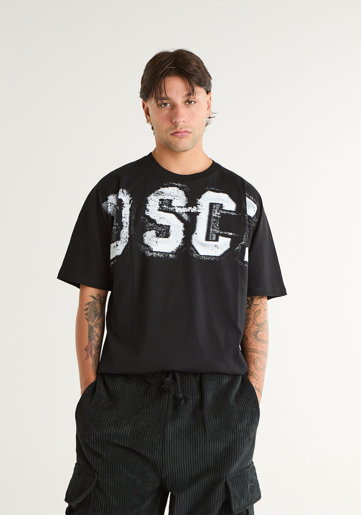 T-shirt con logo siglato