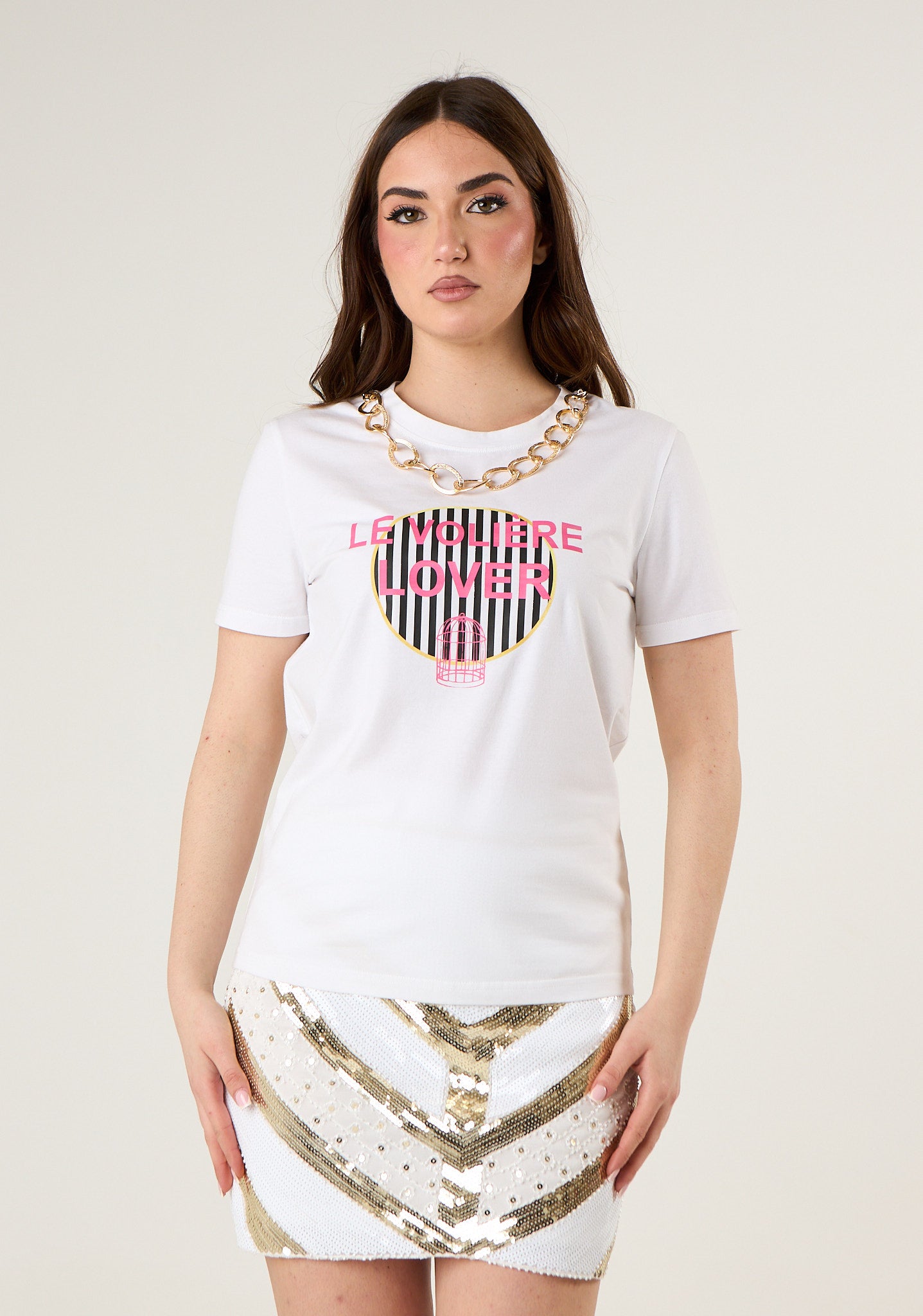 T-shirt con stampa e dettaglio a catena