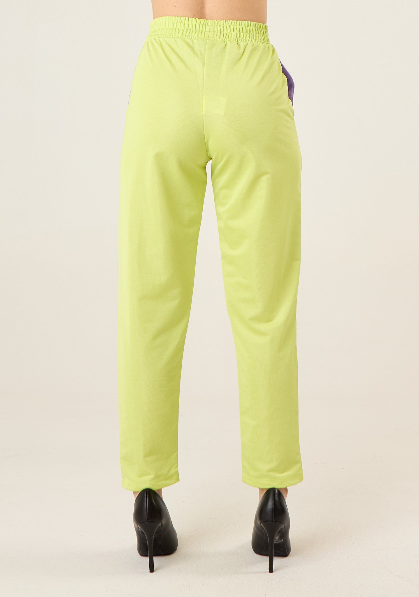 Pantalone con bande colorate