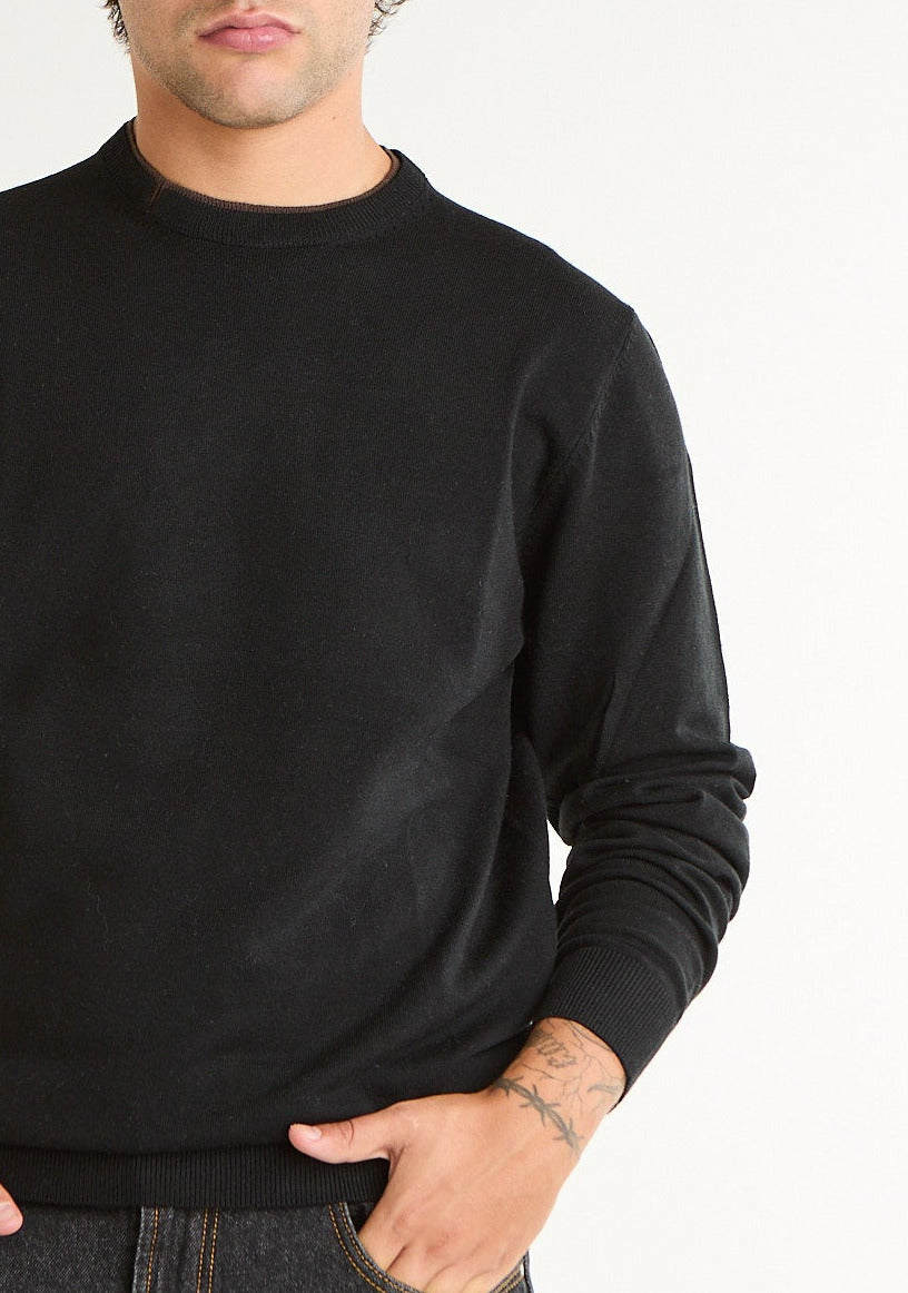 Maglia con girocollo dettaglio