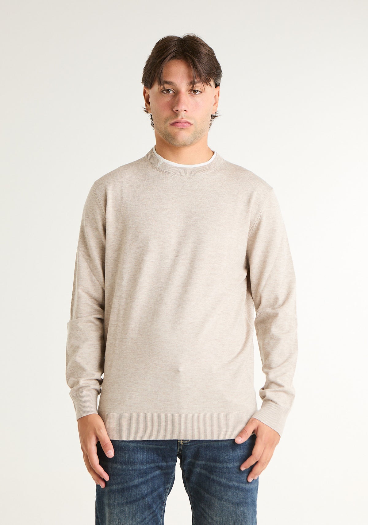 Maglia con girocollo dettaglio