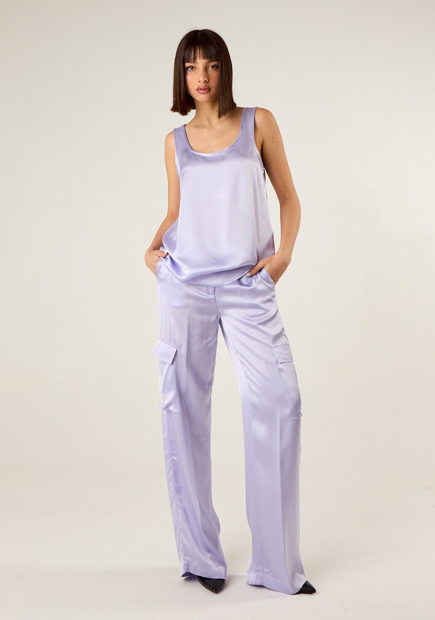 Pantalone cargo in raso