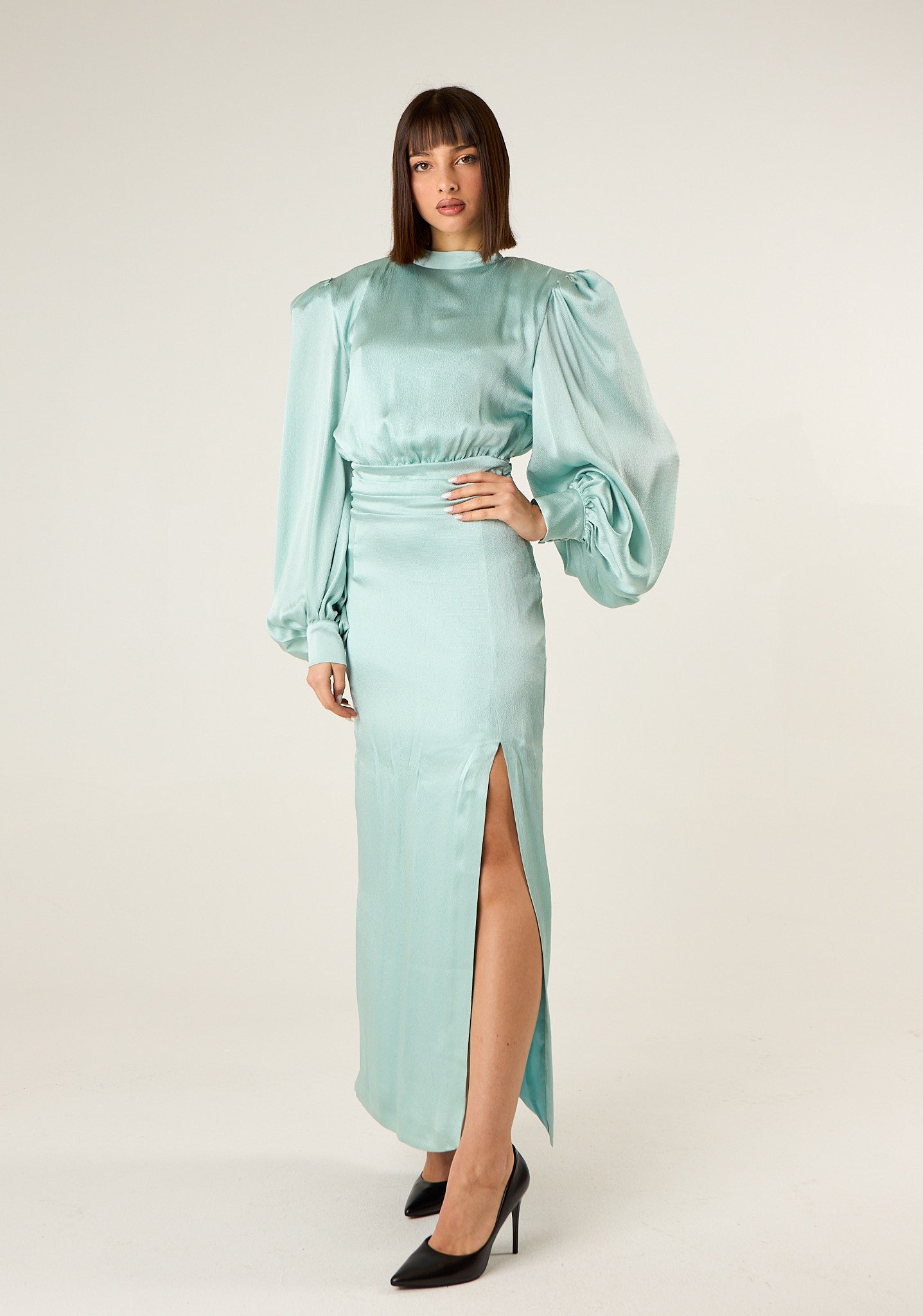 Abito lungo a volumi ampi