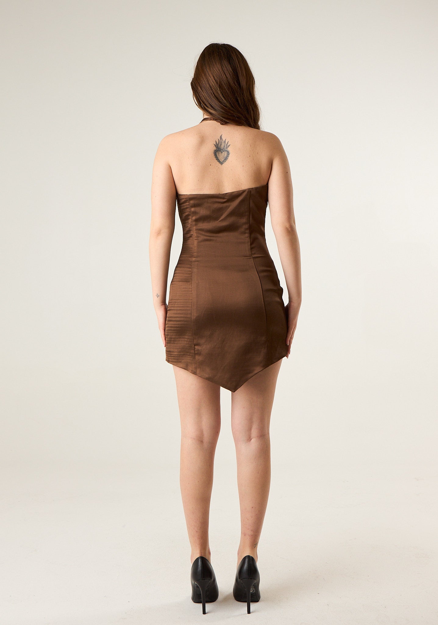 Abito corto a fazzoletto