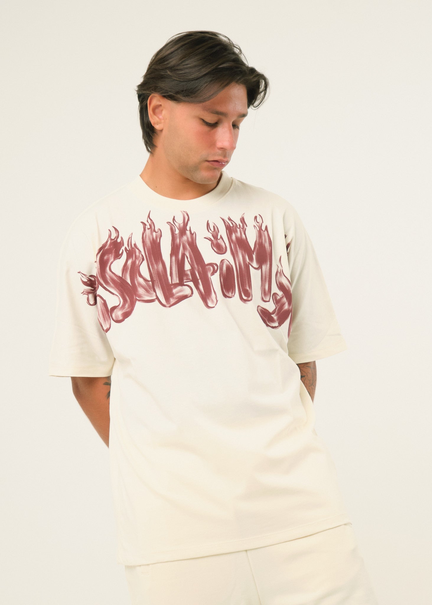 T-shirt con stampa fuoco