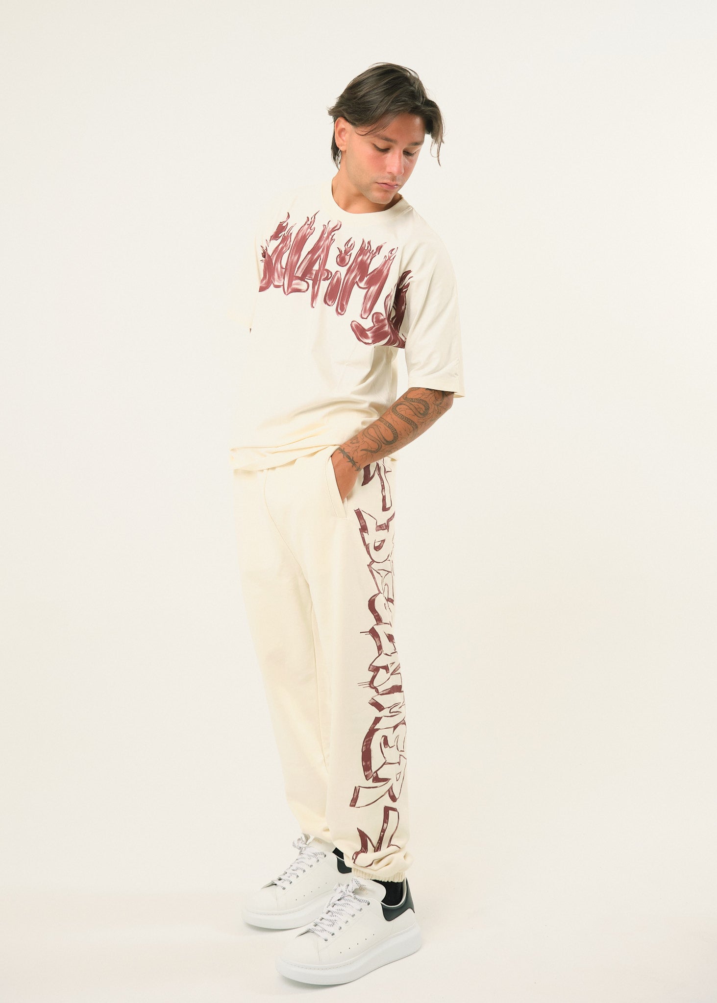T-shirt con stampa fuoco