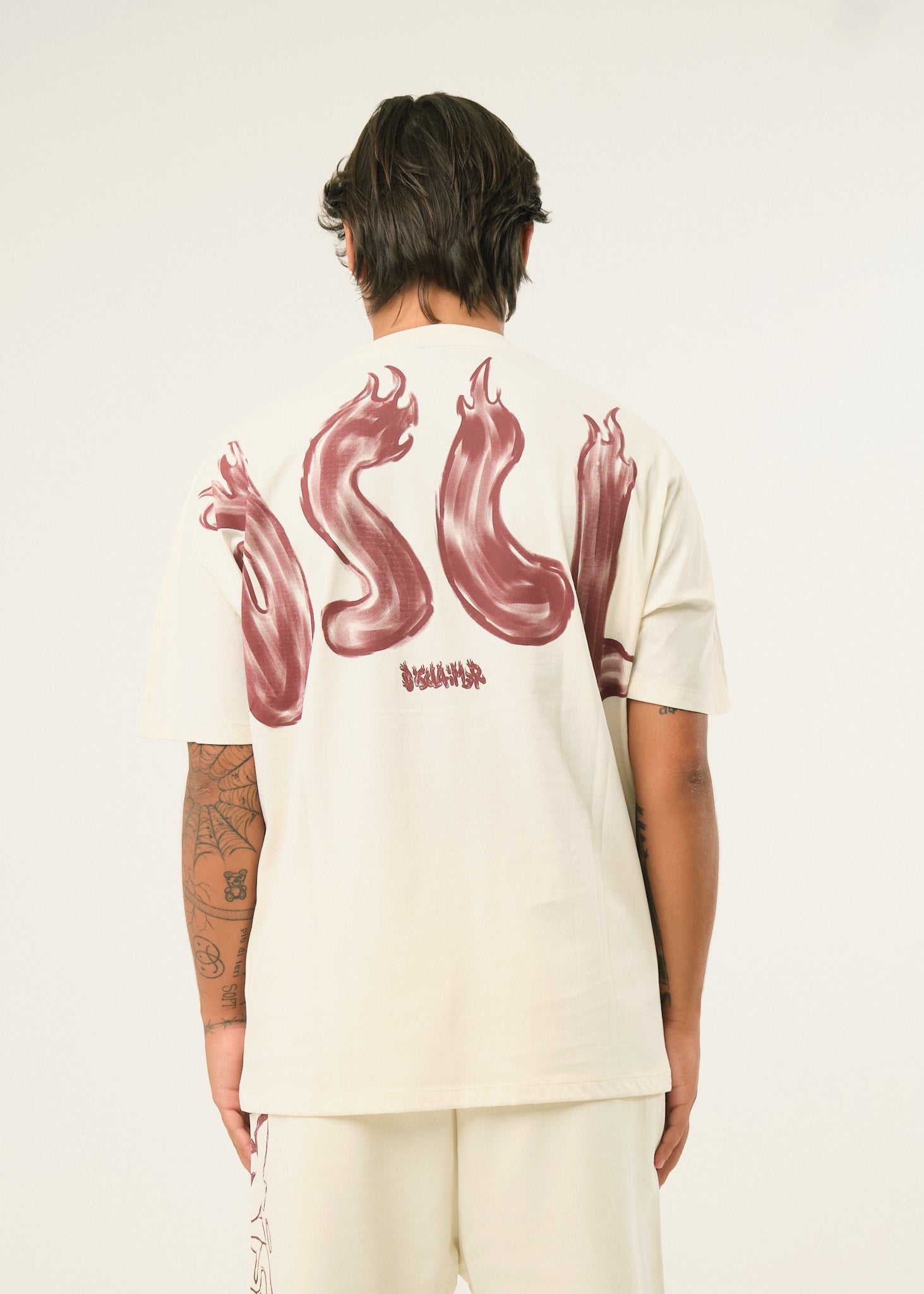 T-shirt con stampa posteriore