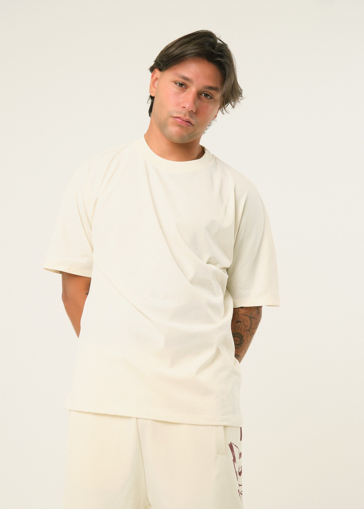T-shirt con stampa posteriore