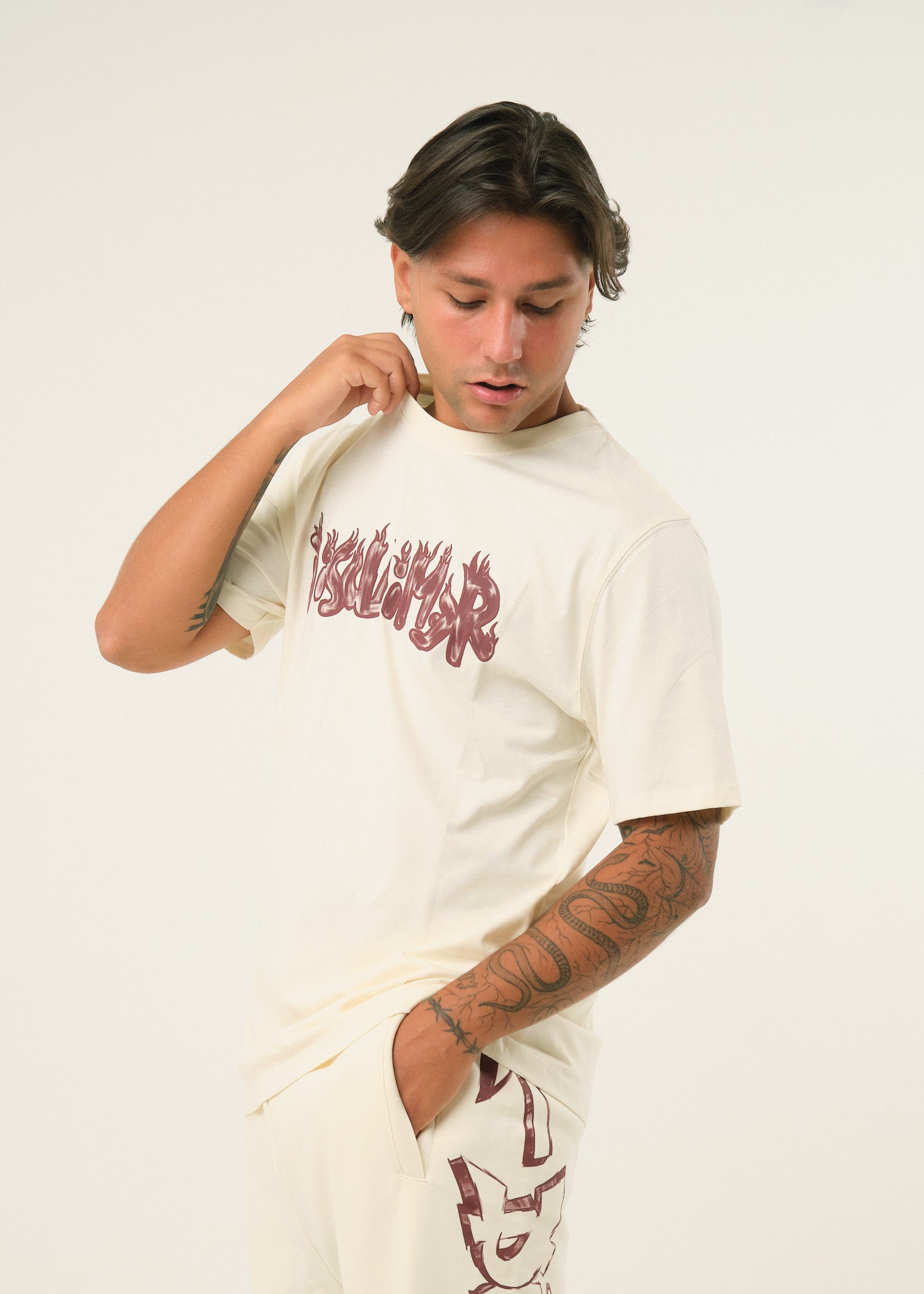 T-shirt con stampa frontale