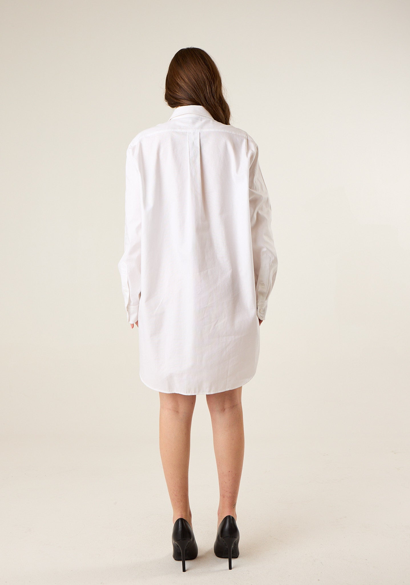 Abito corto a camicia strutturata