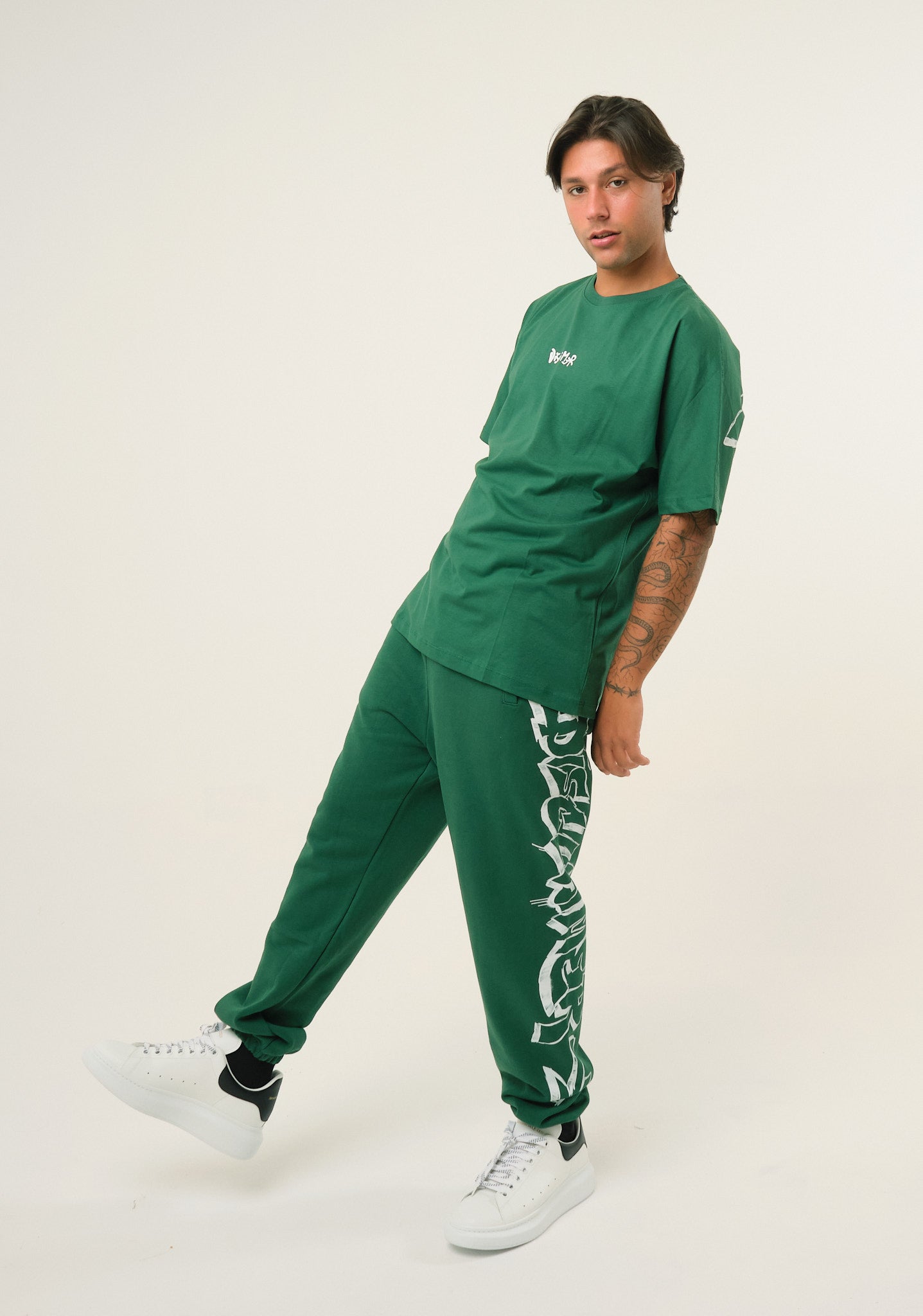 T-shirt con stampa spray