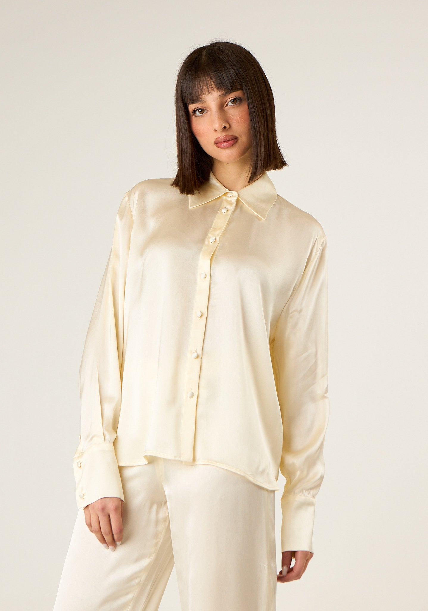 Camicia in raso con bottoncini