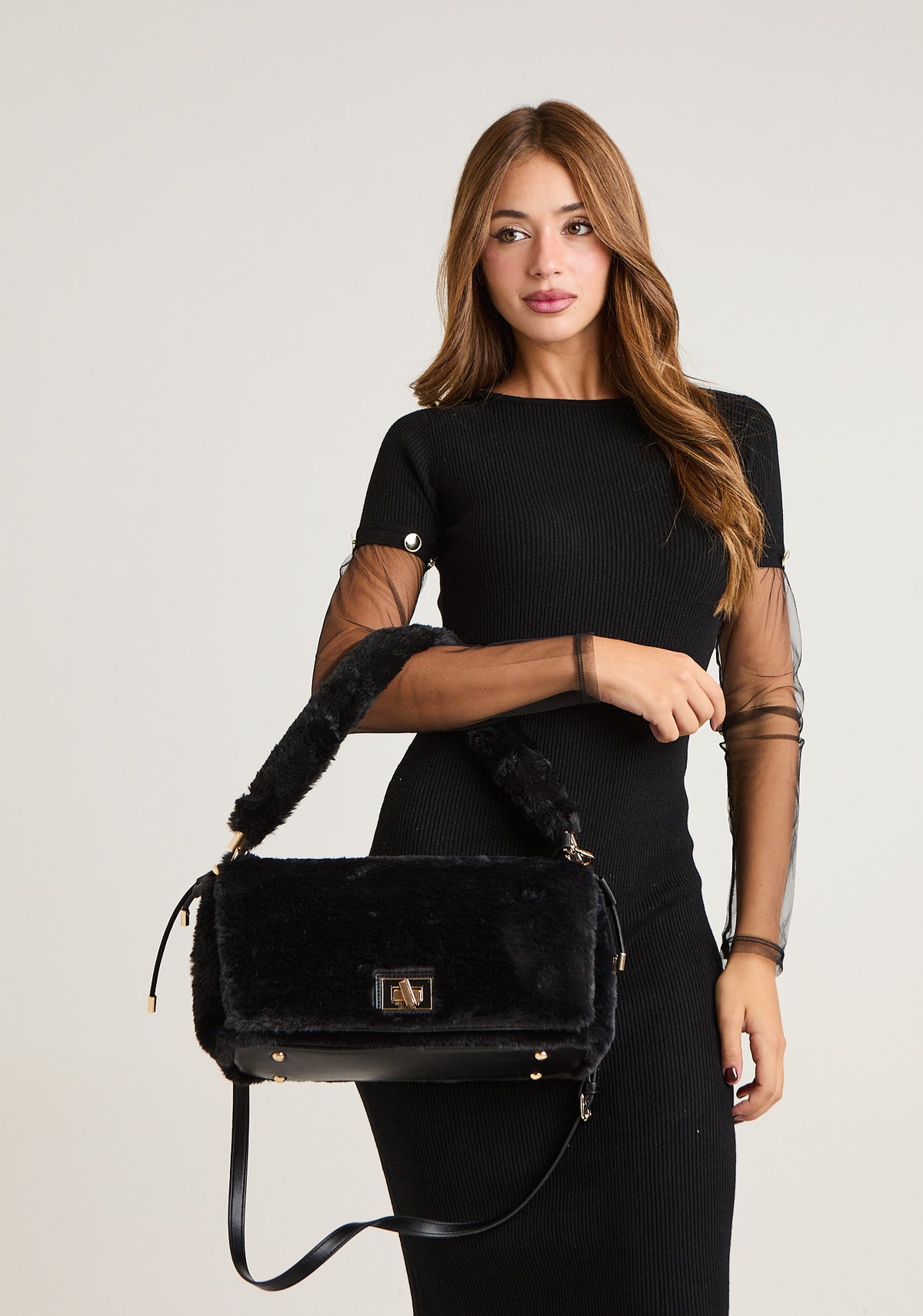 Borsa baguette in pelo con tracolla