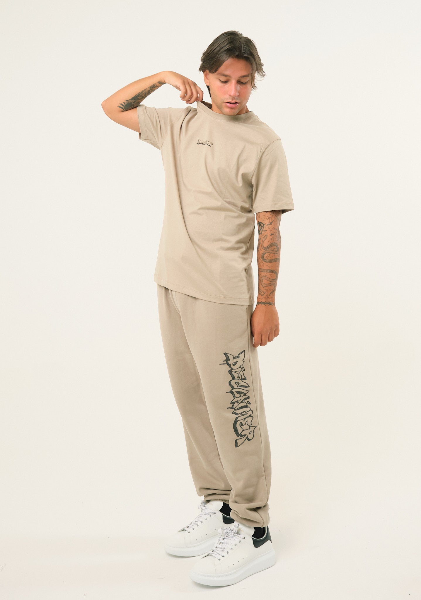 T-shirt con stampa frontale