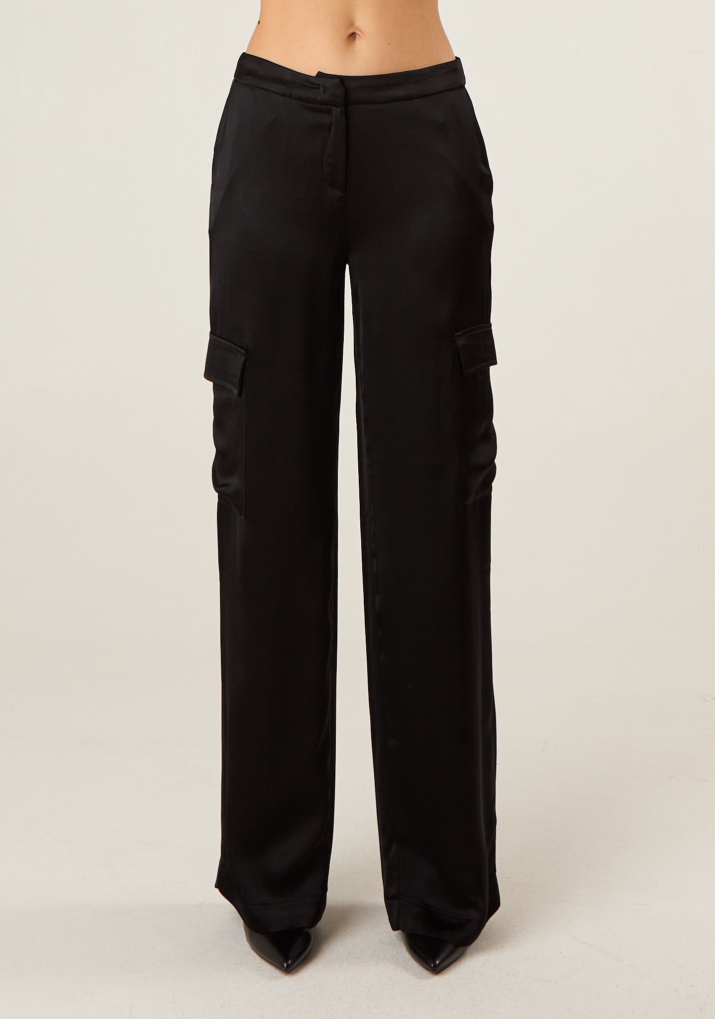 Pantalone cargo in raso