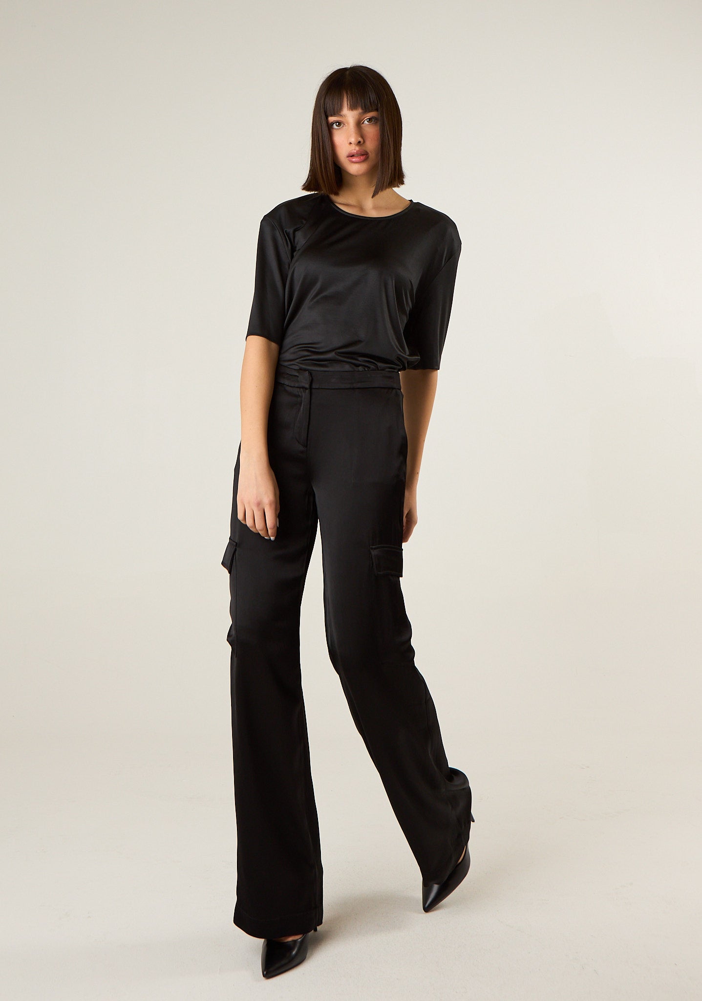 Pantalone cargo in raso