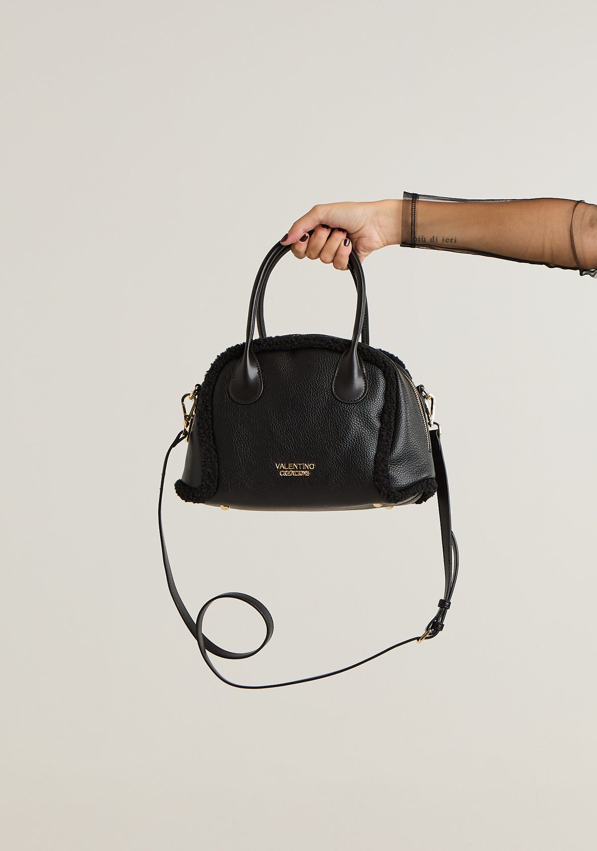 Borsa bauletto con inserto in pelo