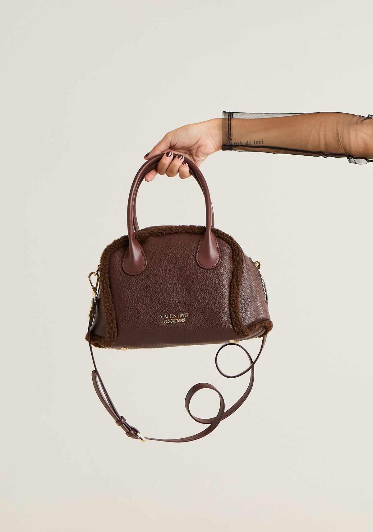 Borsa bauletto con inserto in pelo