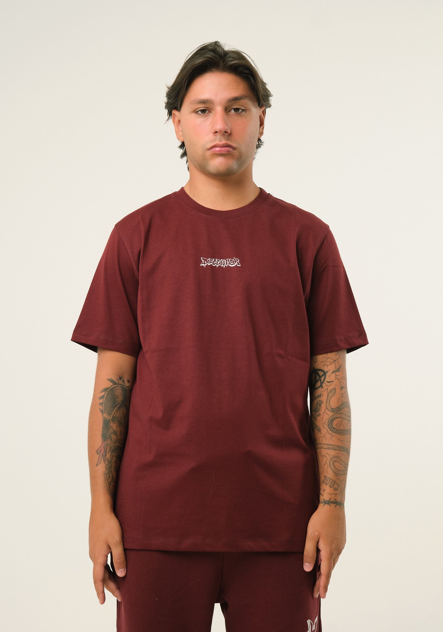 T-shirt con stampa frontale