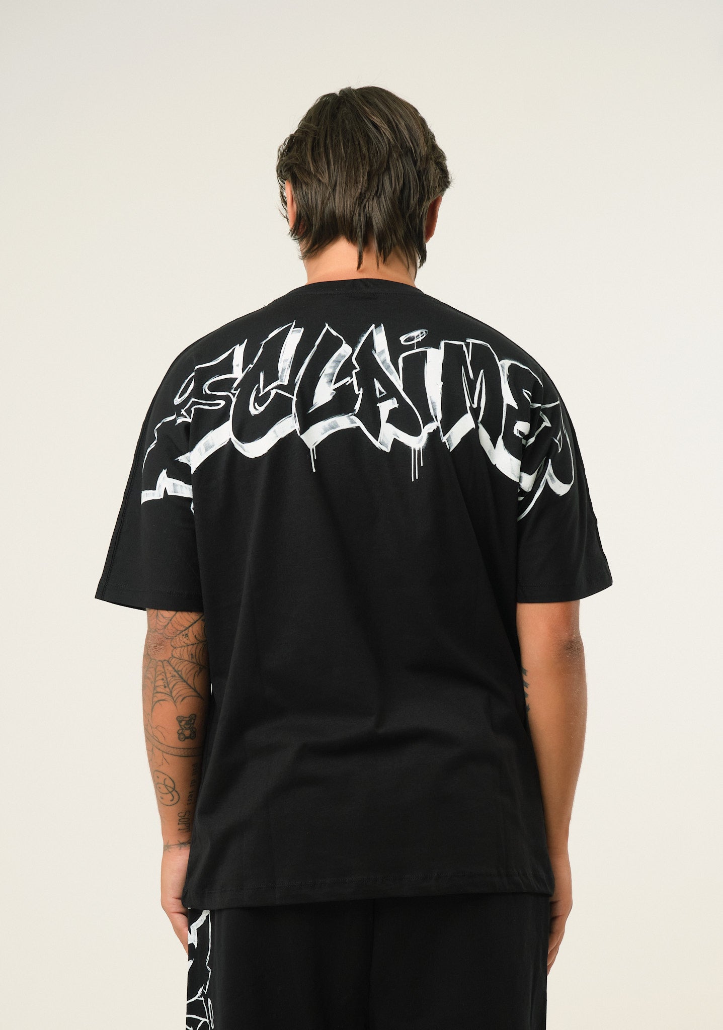 T-shirt con stampa spray