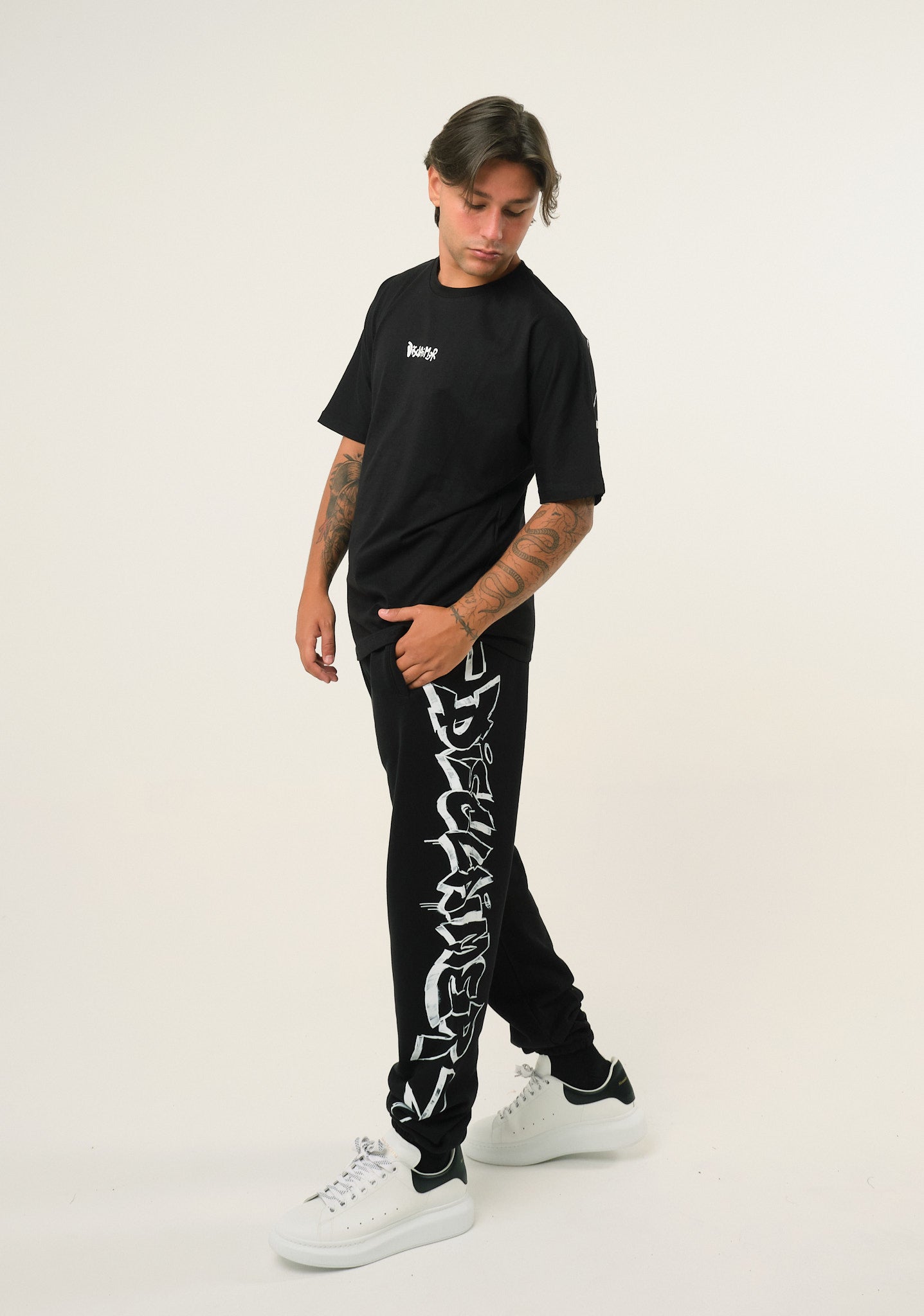 T-shirt con stampa spray