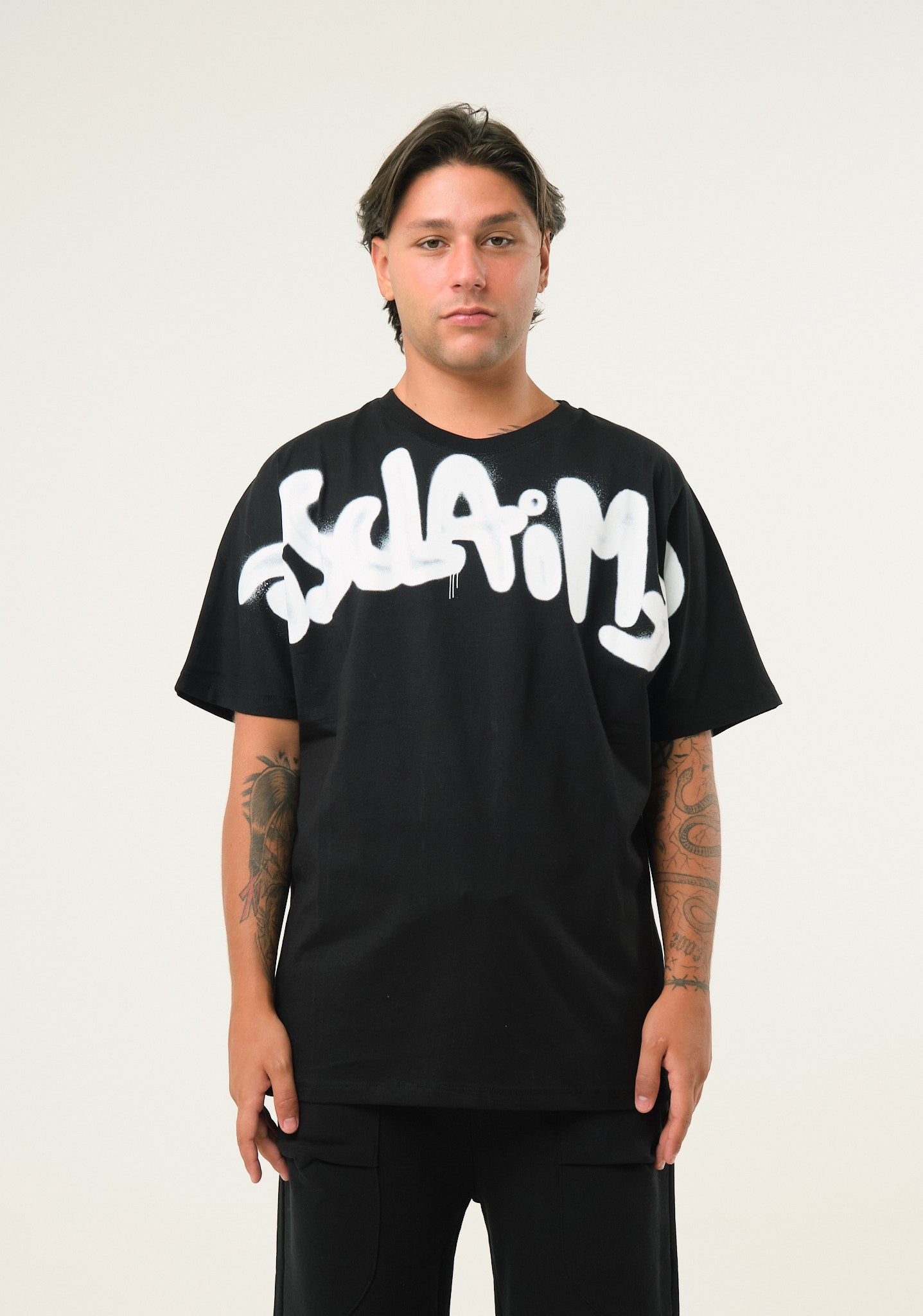 T-shirt con stampa frontale