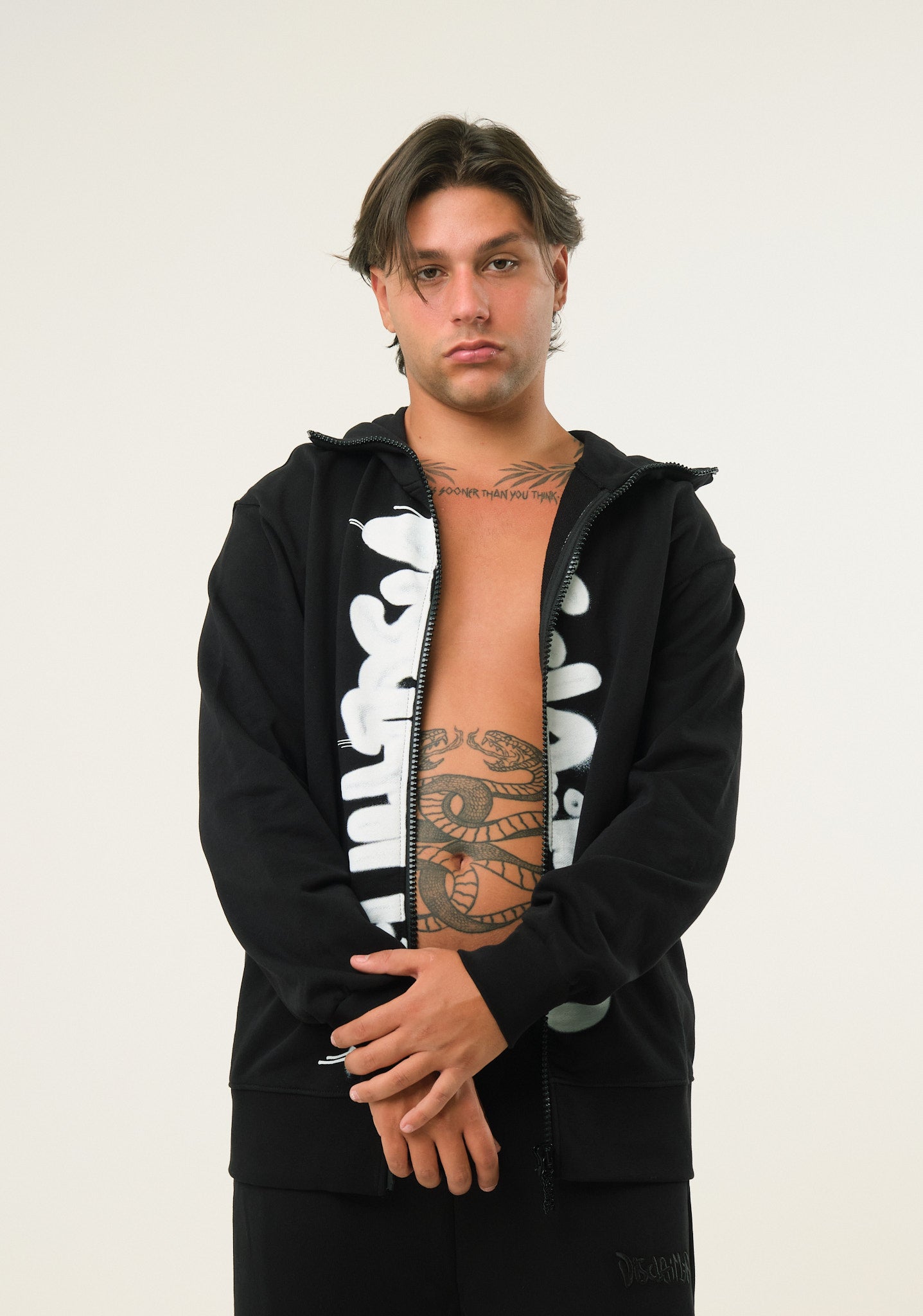 Felpa fullzip con stampa verticale