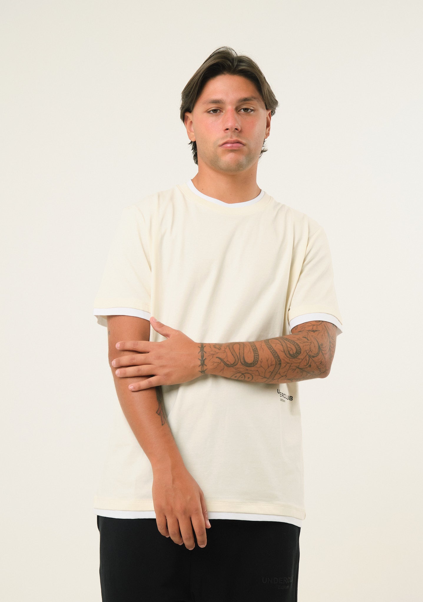 T-shirt con profilo a contrasto