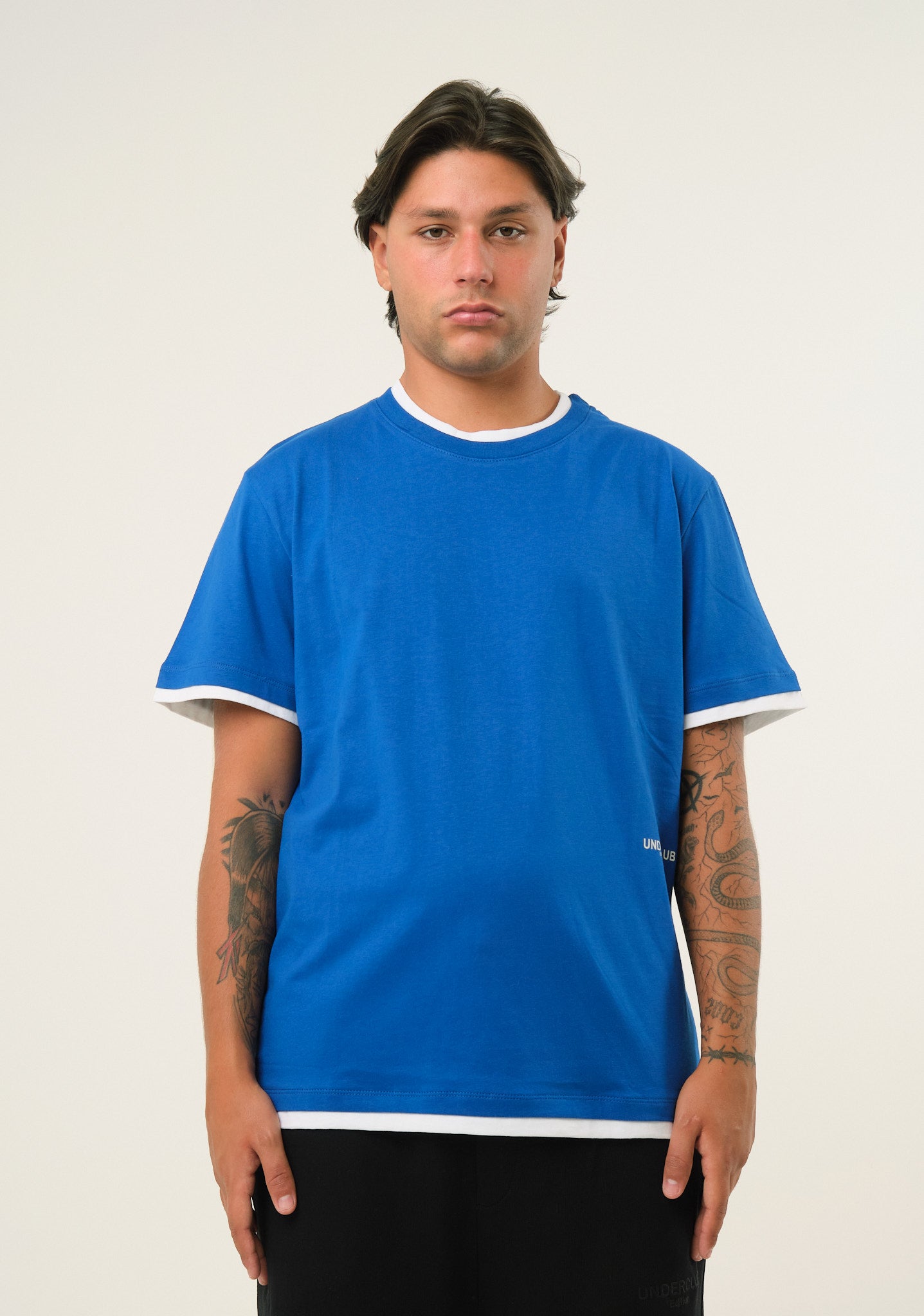 T-shirt con profilo a contrasto